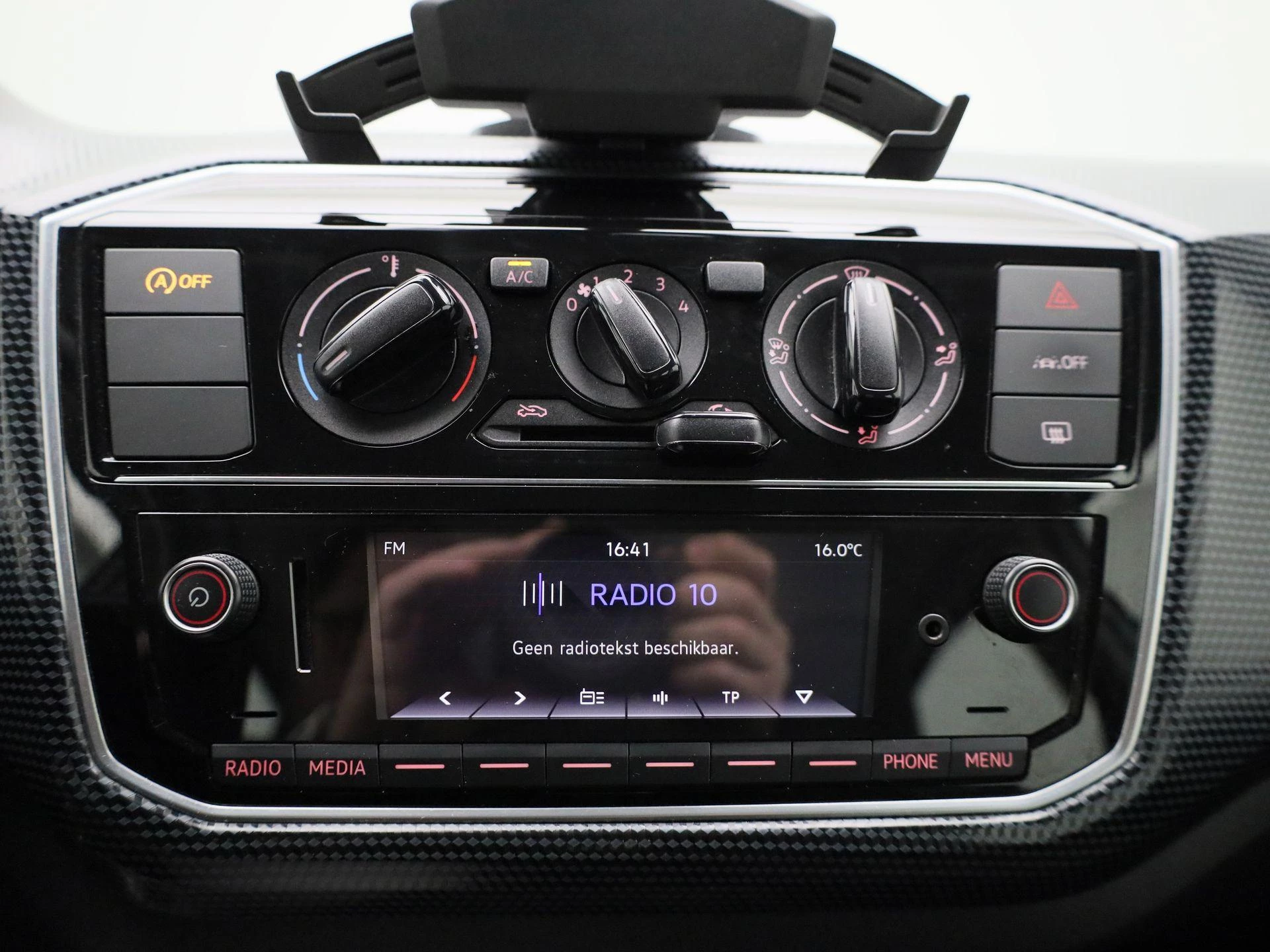Volkswagen-up!-image-13