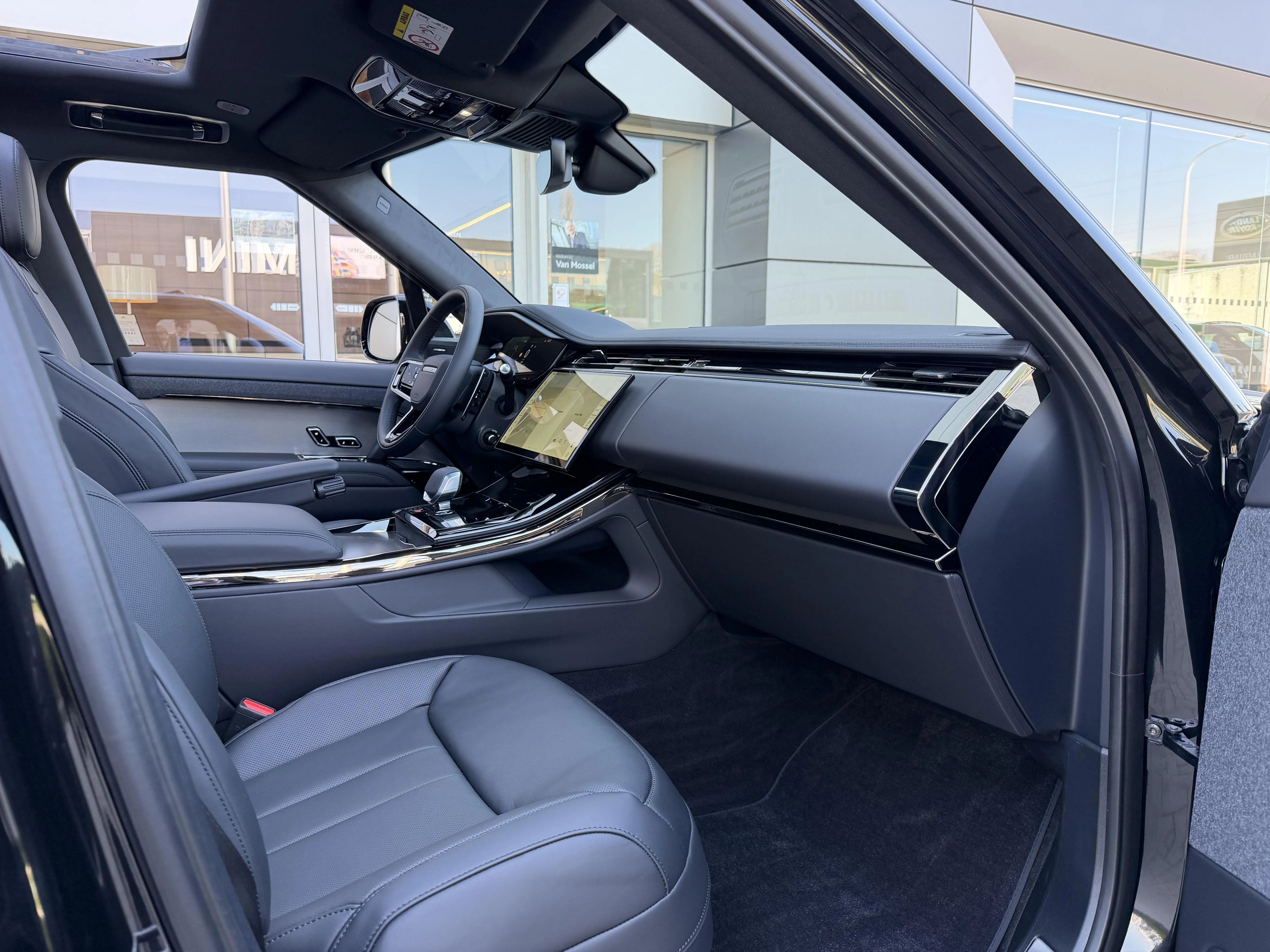 Land Rover-Range Rover Sport-image-25