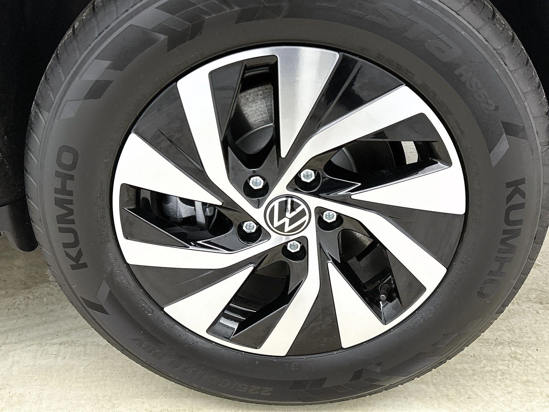 Volkswagen-T-Roc-image-29