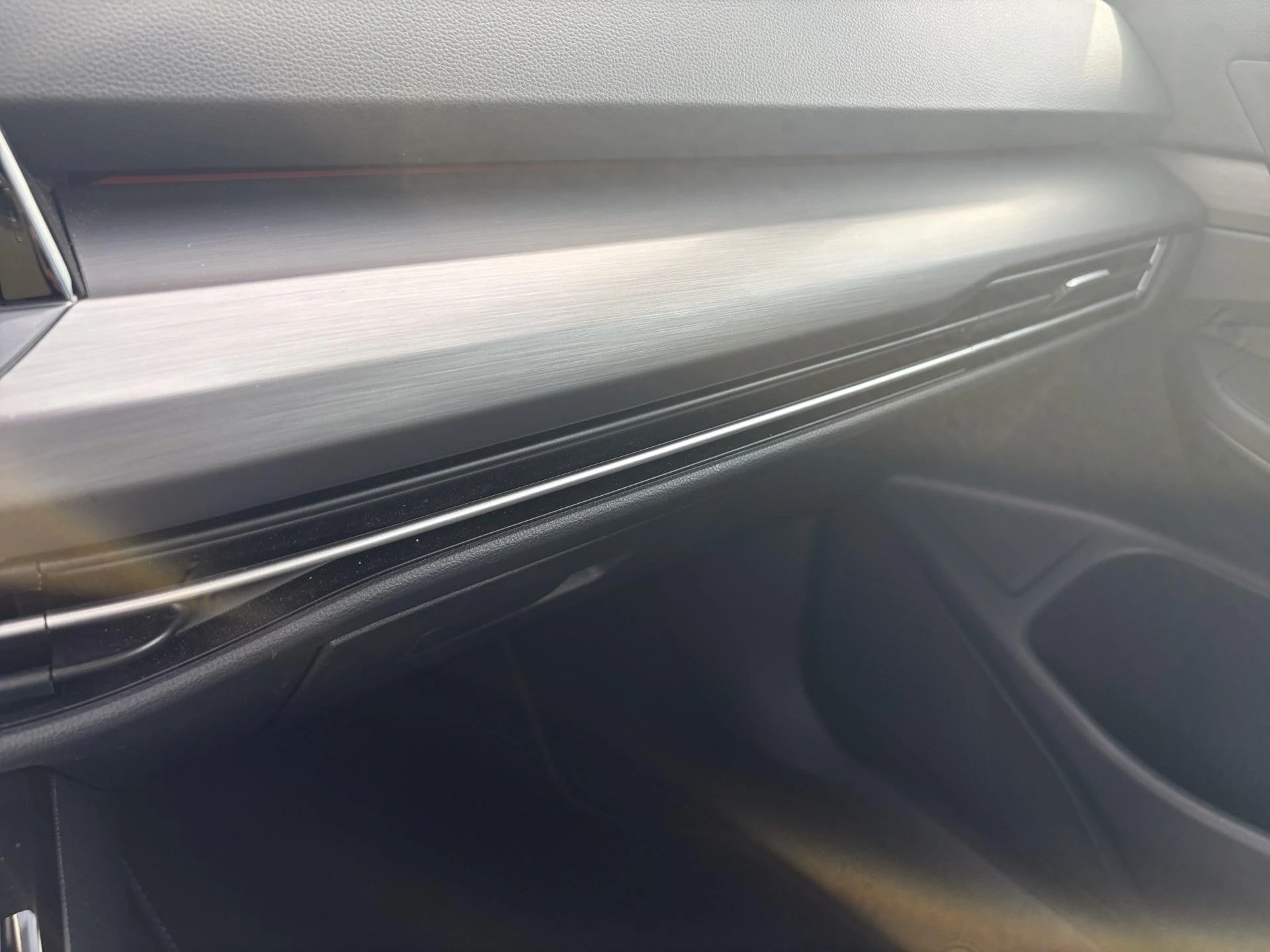 Volkswagen-Golf-image-9