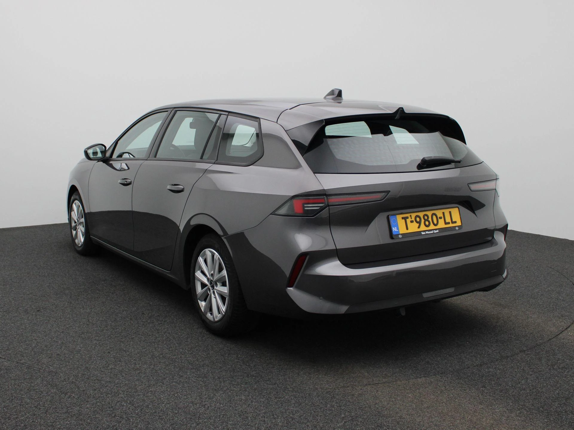 Opel-Astra-image-1