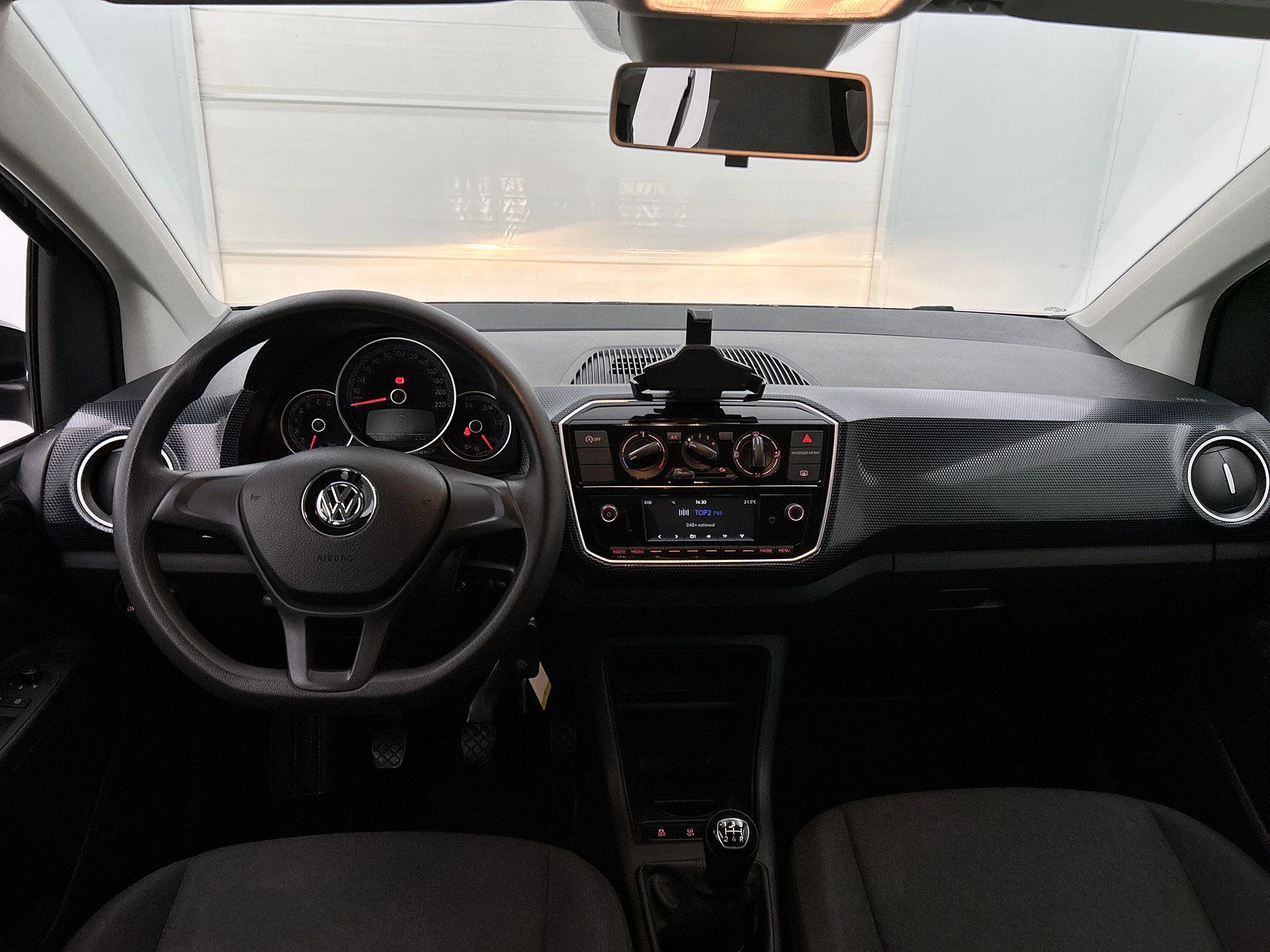 Volkswagen-up!-image-19