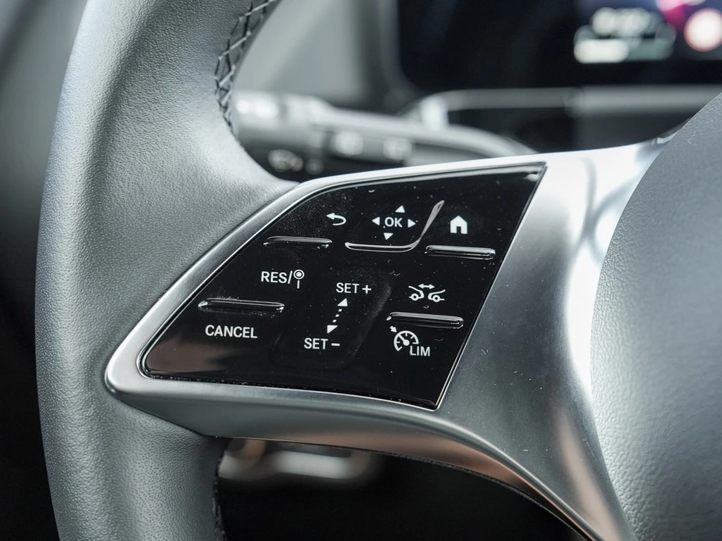 Mercedes-Benz-GLA-image-14