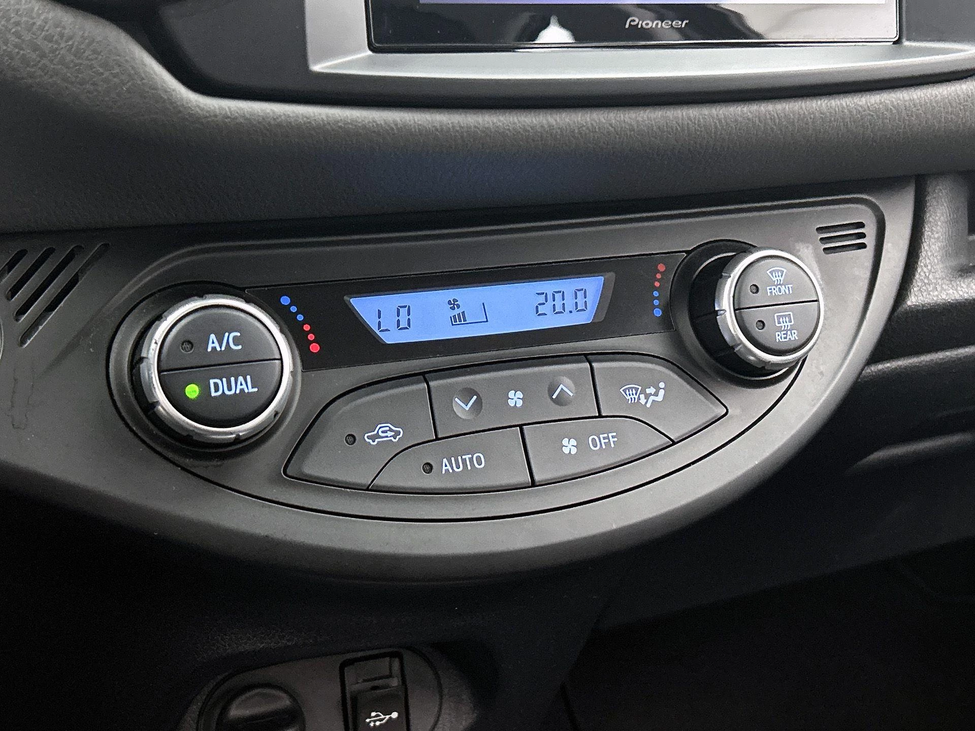 Toyota-Yaris-image-26