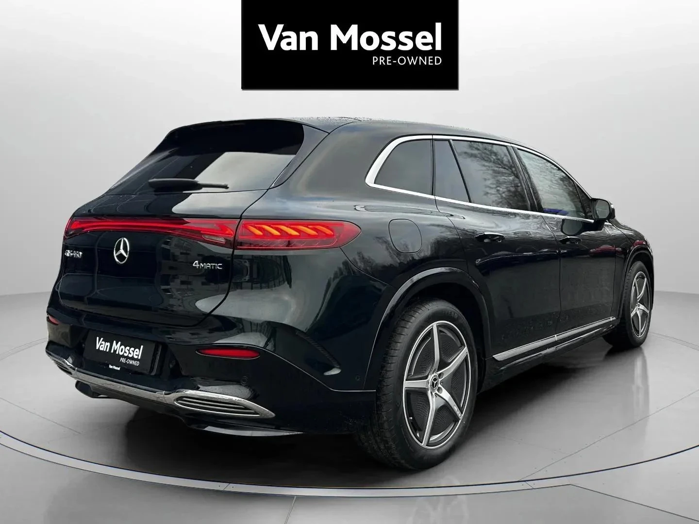 Mercedes-Benz-EQS-image-5