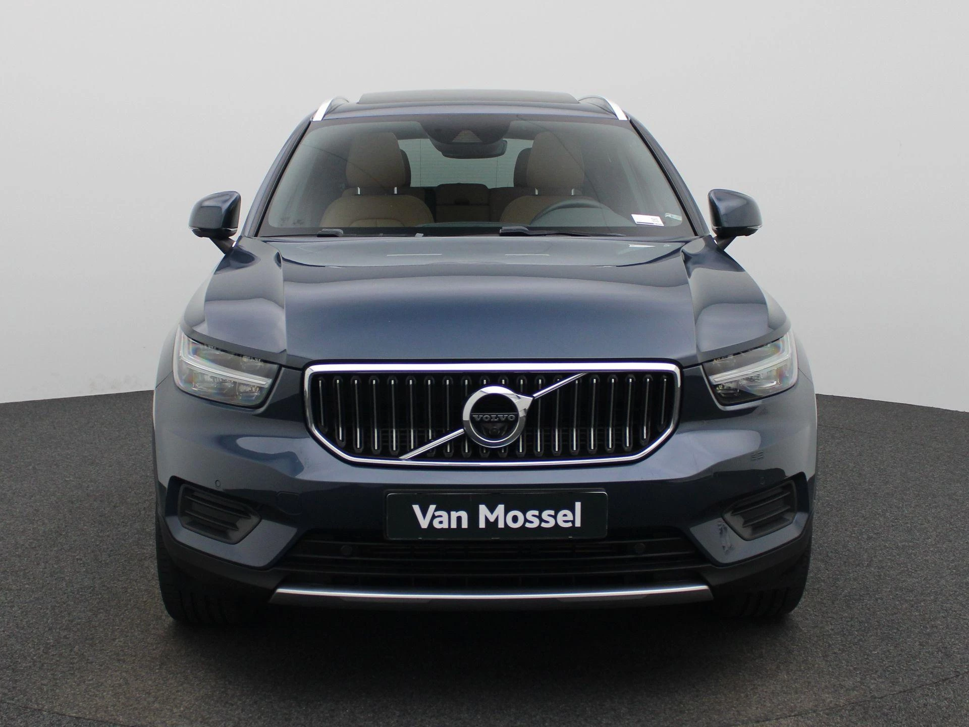 Volvo-XC40-image-4
