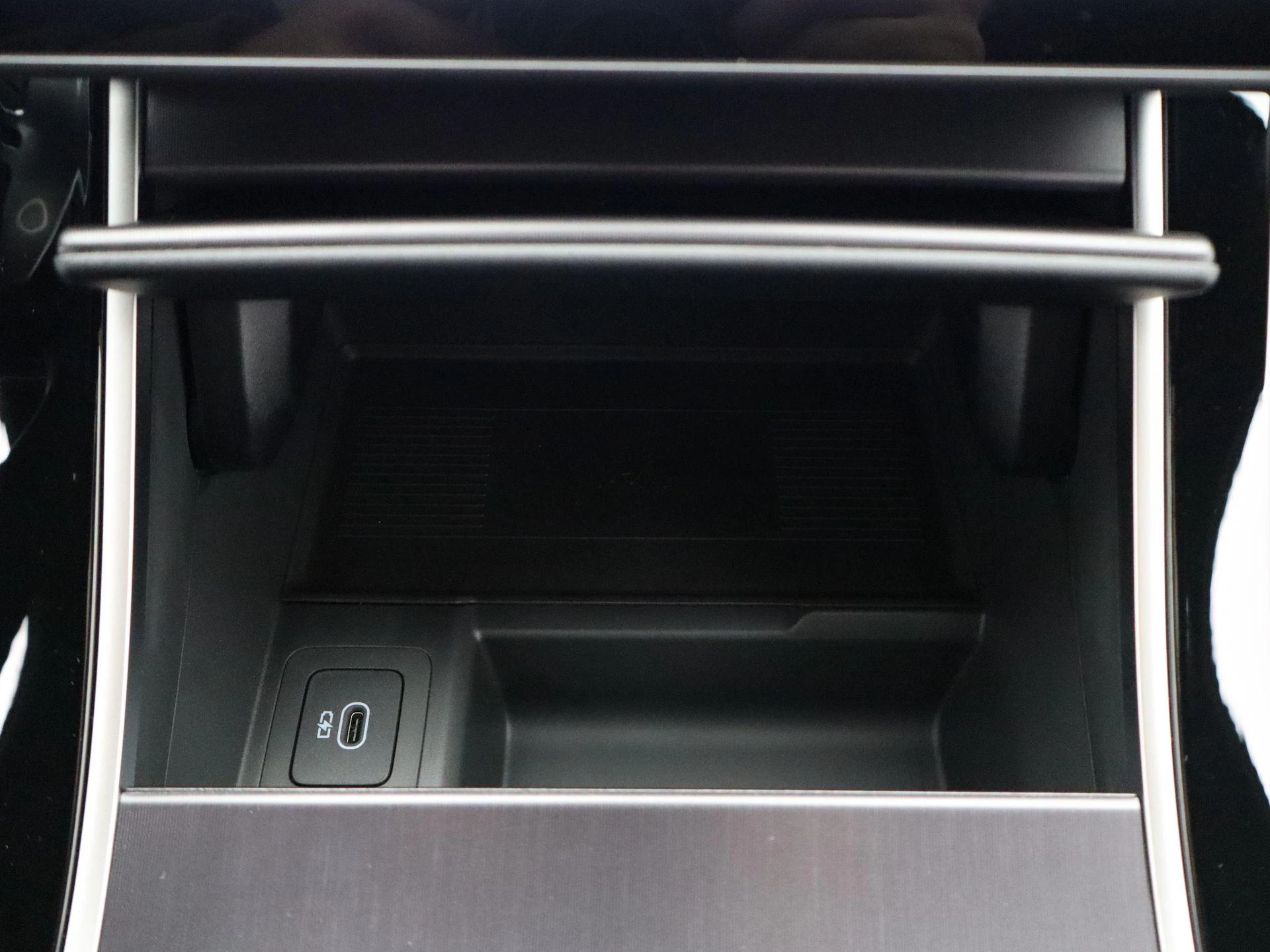 Land Rover-Range Rover Evoque-image-26