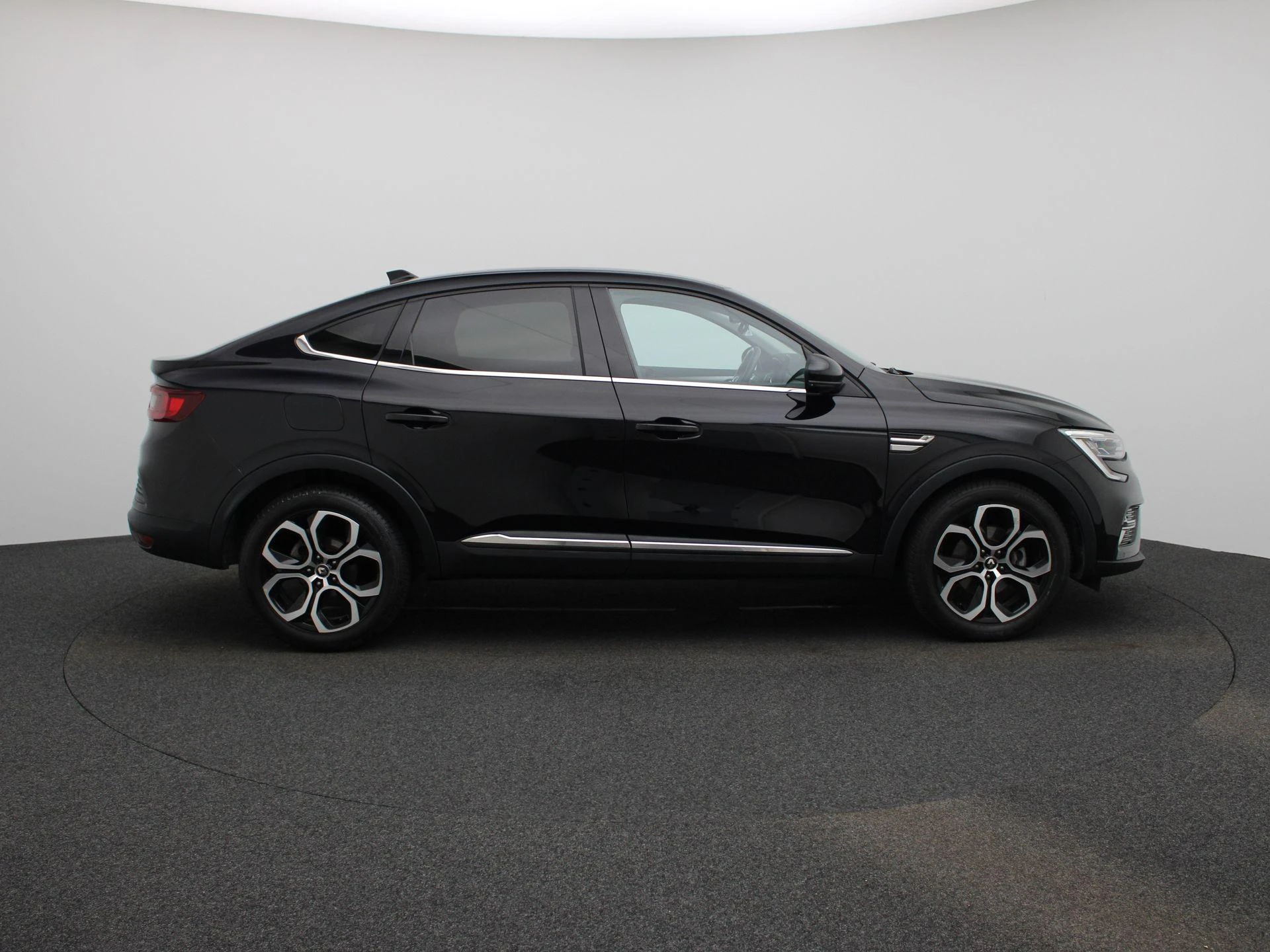Renault-Arkana-image-6