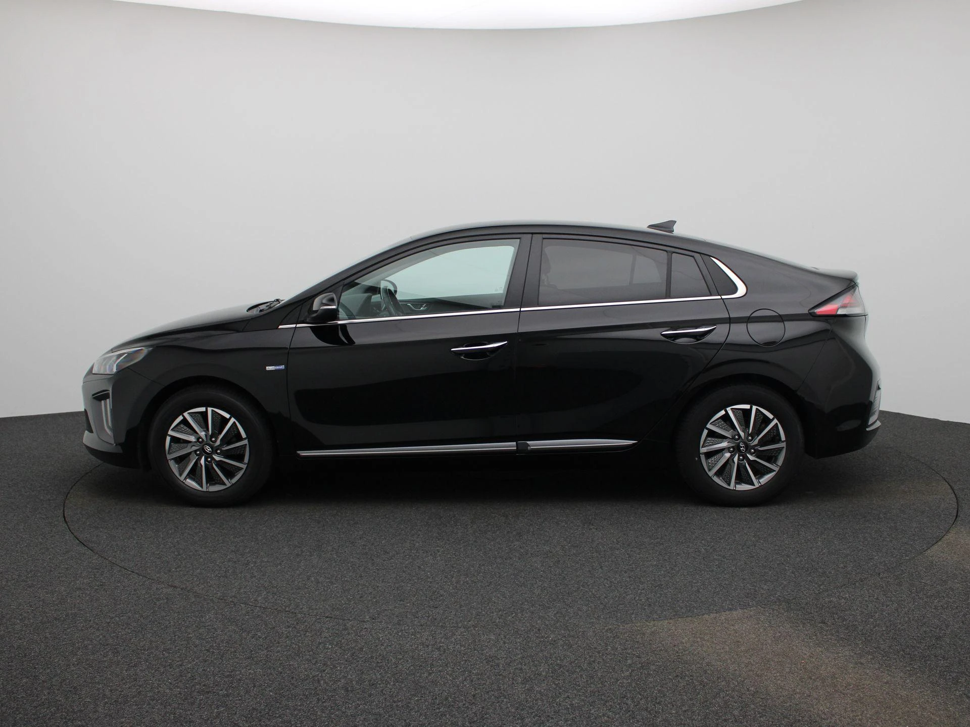 Hyundai-IONIQ-image-3