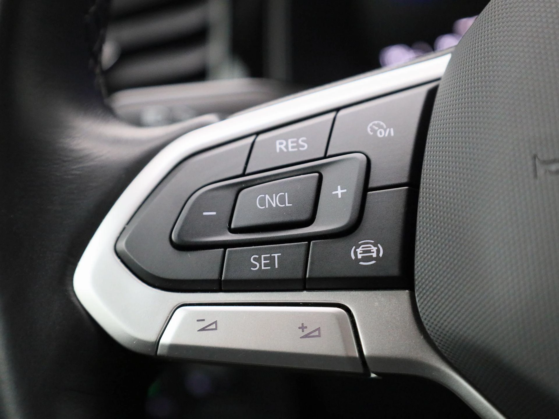 Volkswagen-Polo-image-19