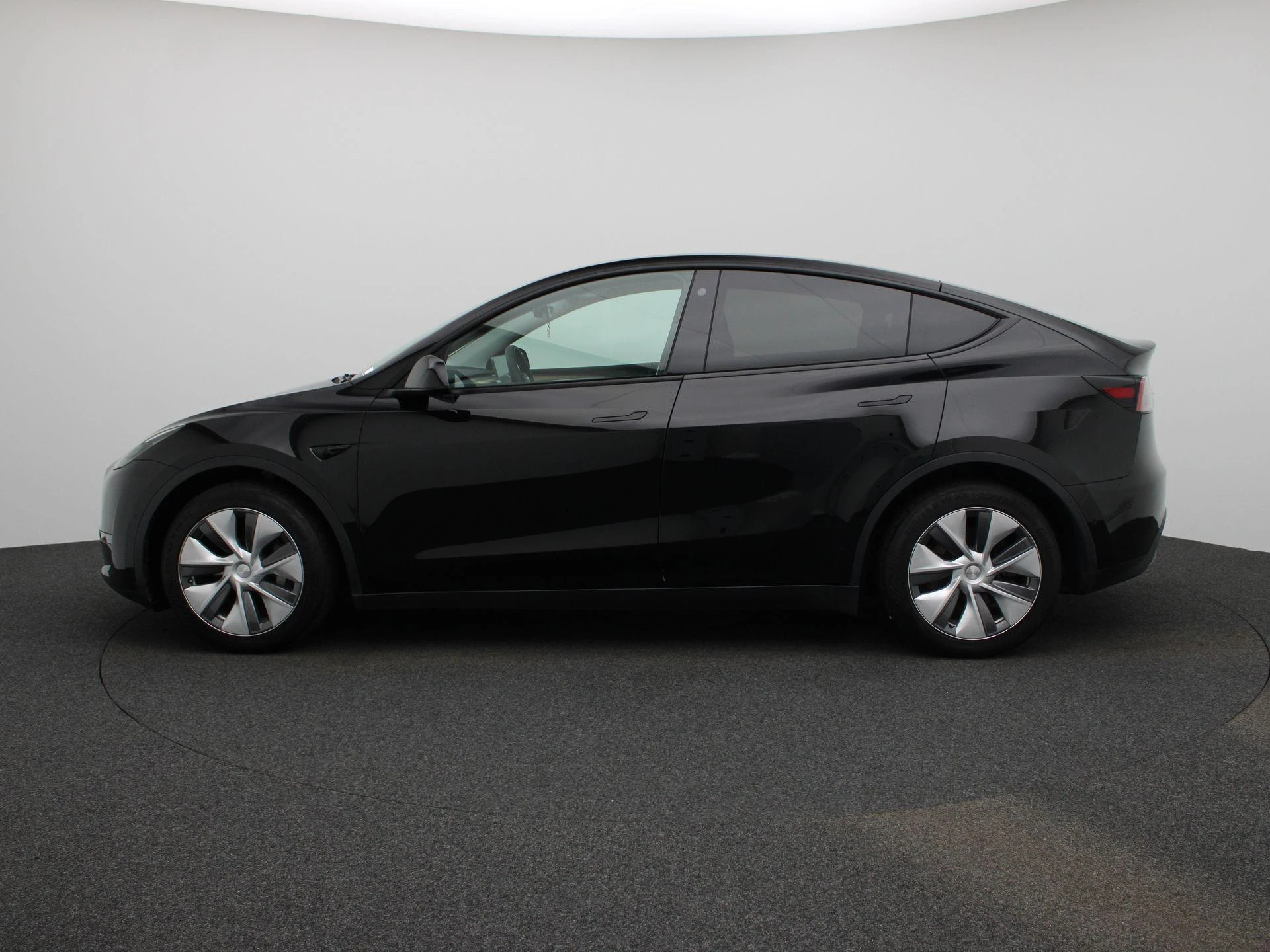 Tesla-Model Y-image-3