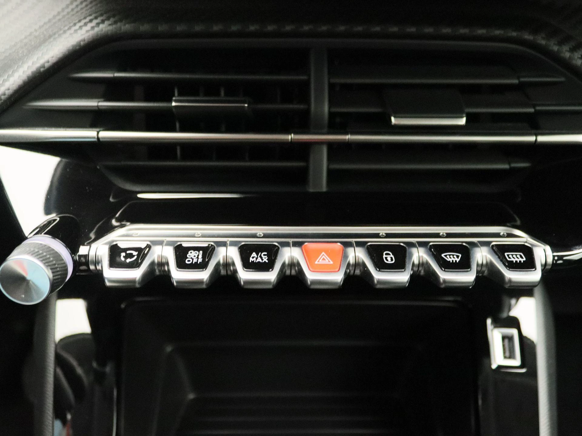 Peugeot-208-image-14