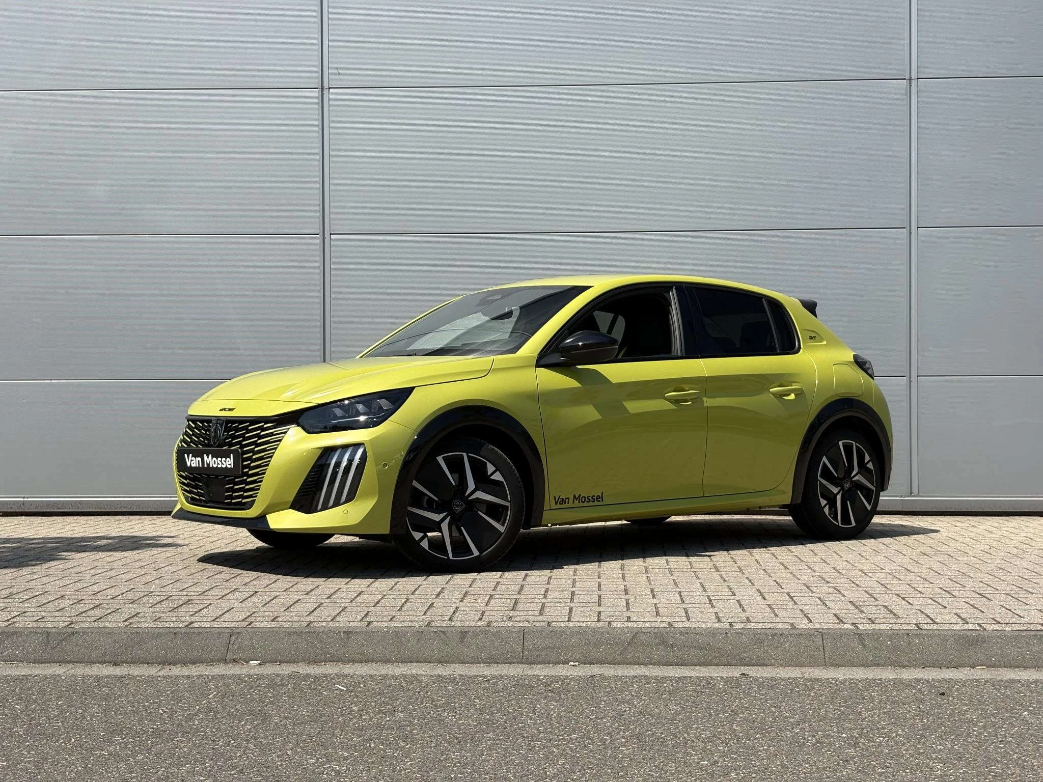 Peugeot-208-image-0