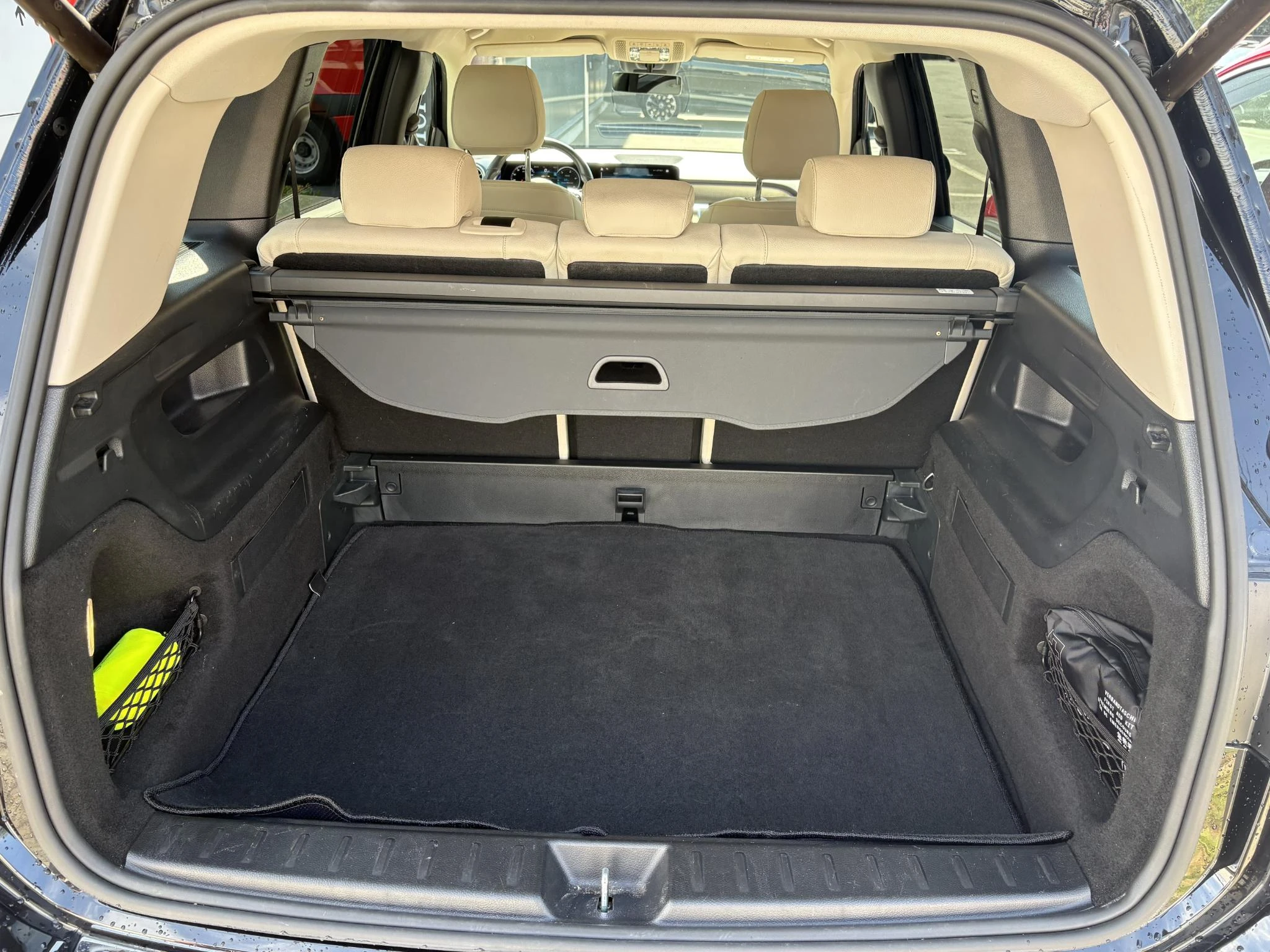 Mercedes-Benz-GLB-image-11