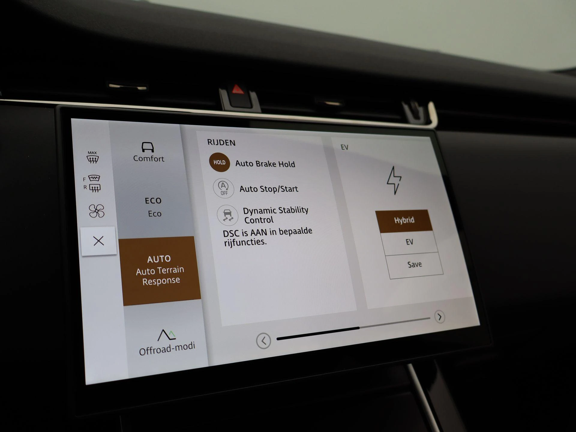 Land Rover-Range Rover Evoque-image-21