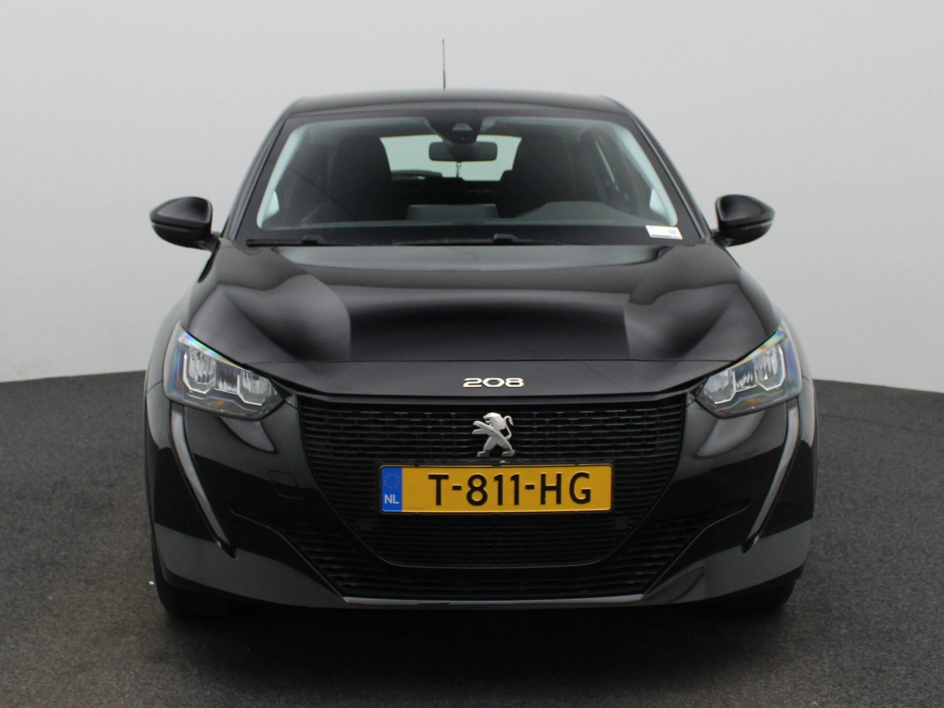 Peugeot-e-208-image-2