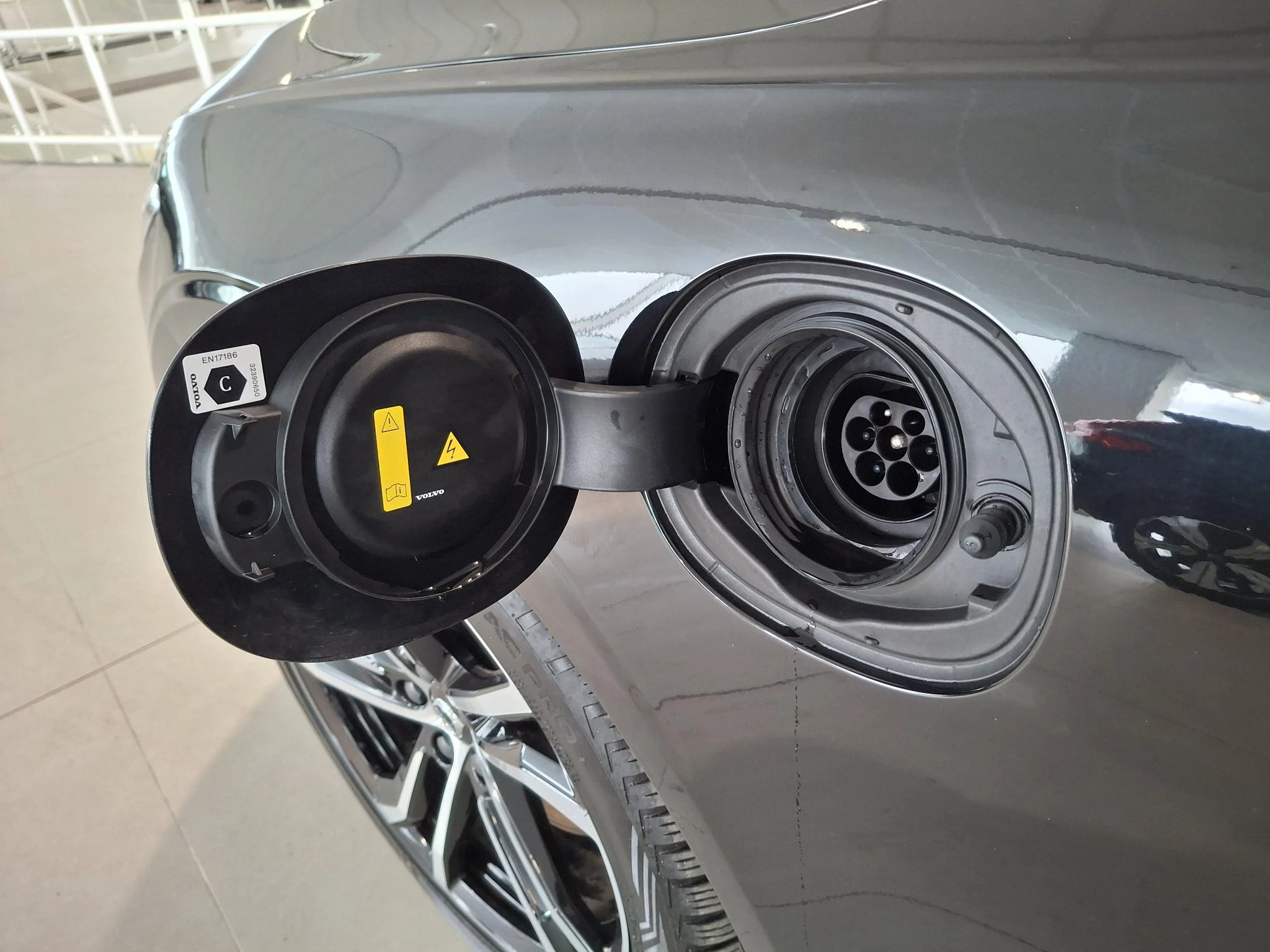 Volvo-V90-image-43