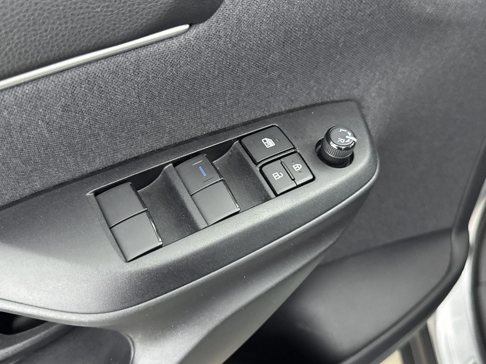 Toyota-Yaris Cross-image-12