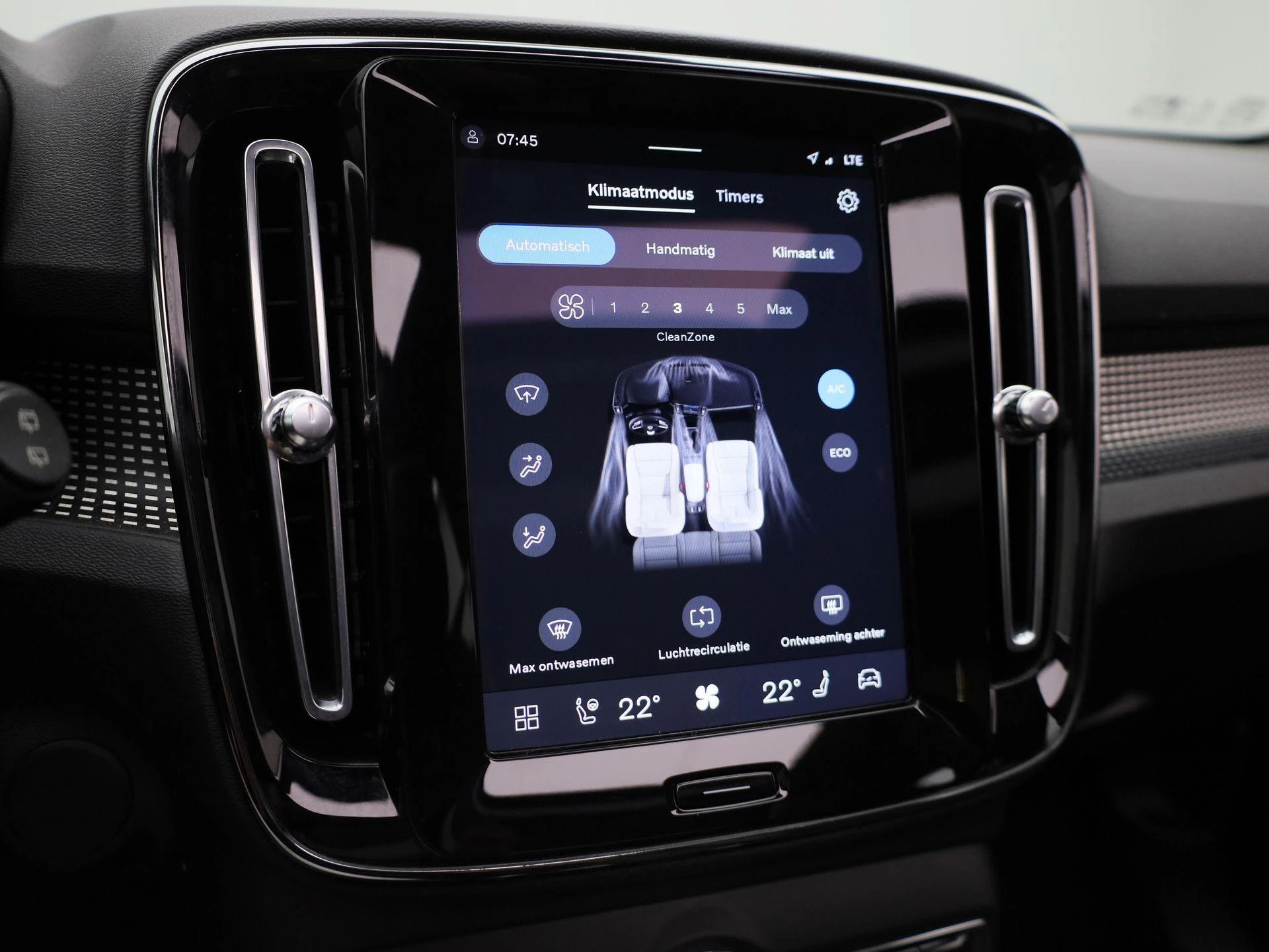 Volvo-XC40-image-27