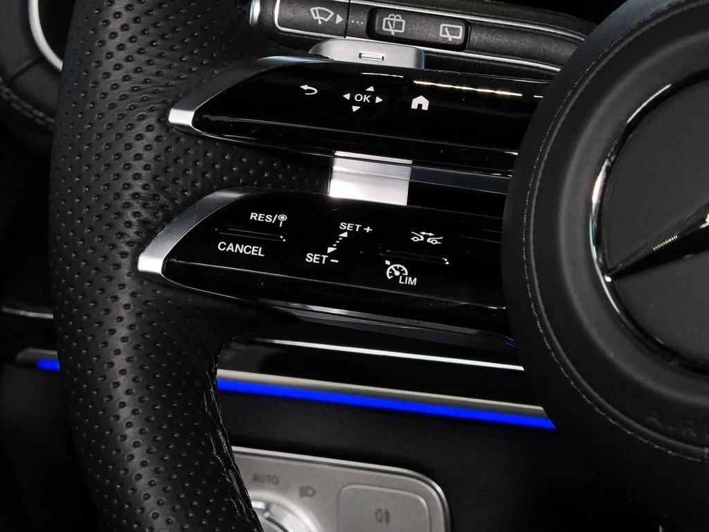 Mercedes-Benz-GLS 450 d-image-9
