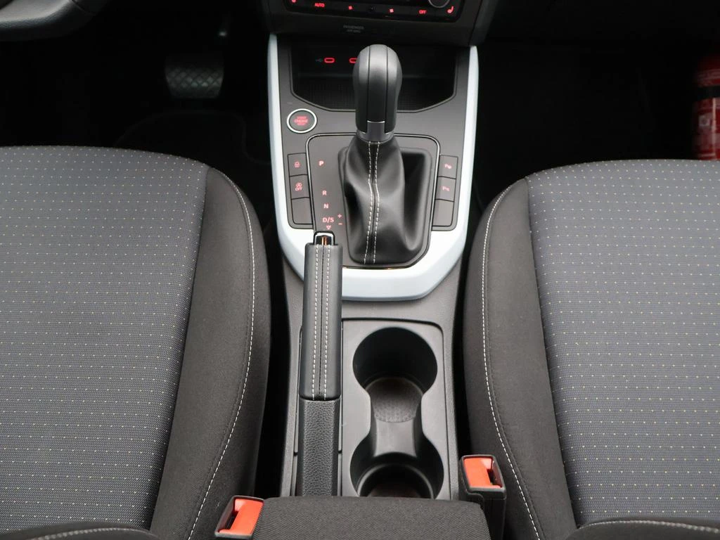 SEAT-Arona-image-13