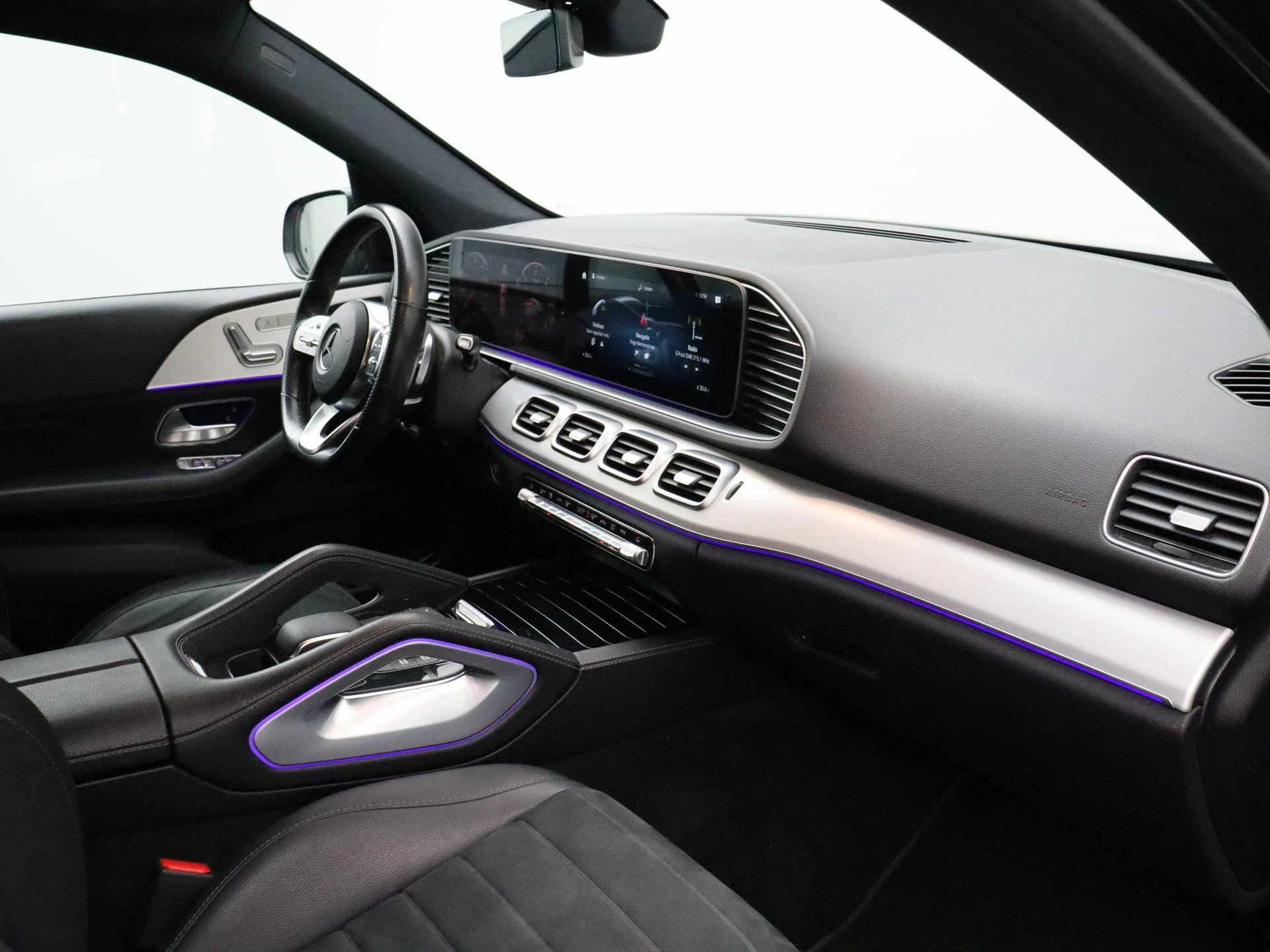 Mercedes-Benz-GLE-image-30
