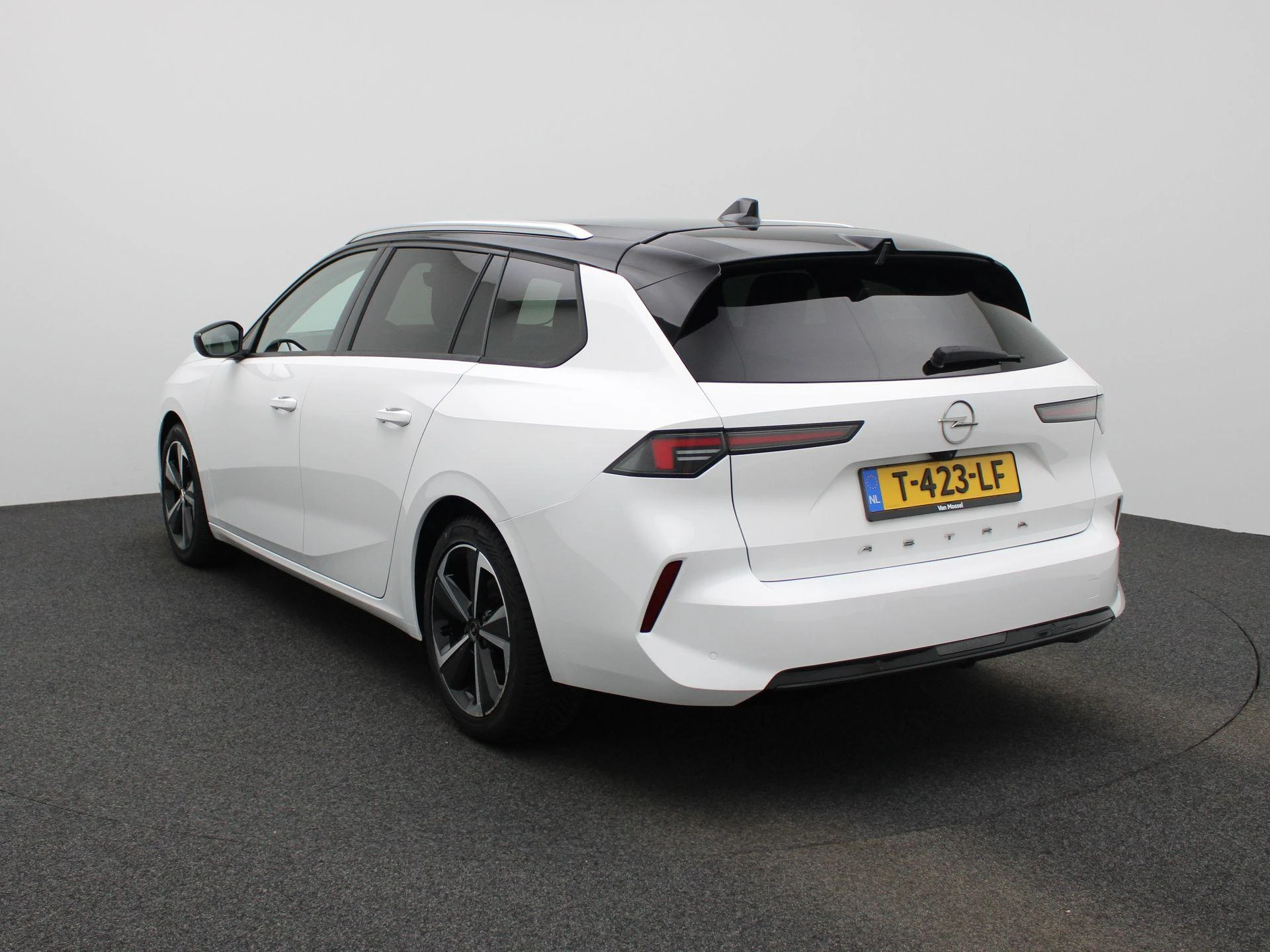 Opel-Astra-image-1