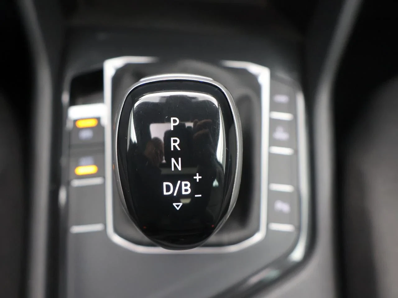 Volkswagen-Tiguan-image-23