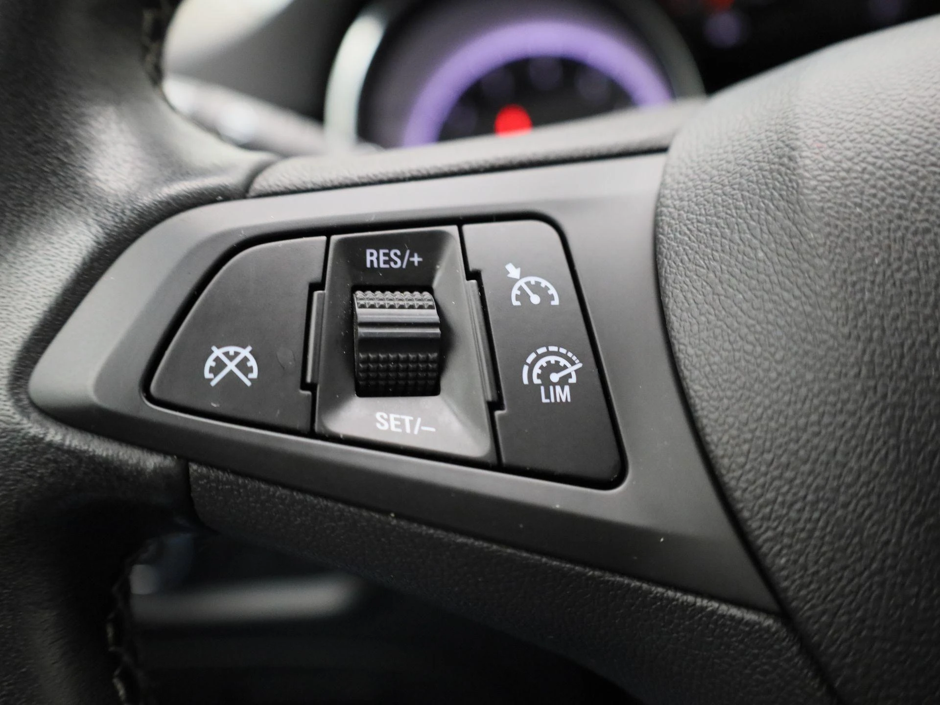 Opel-Astra-image-15