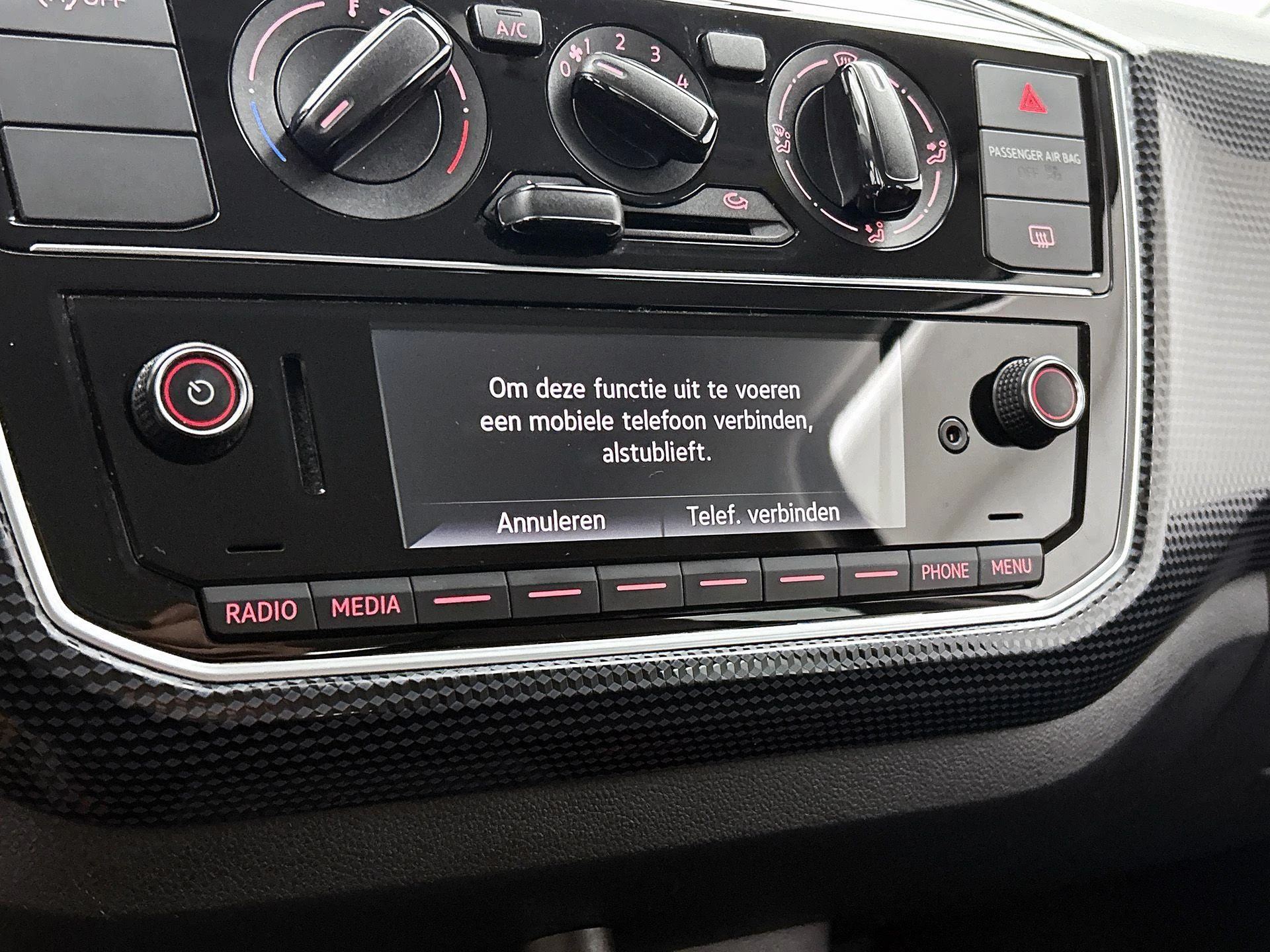 Volkswagen-up!-image-9