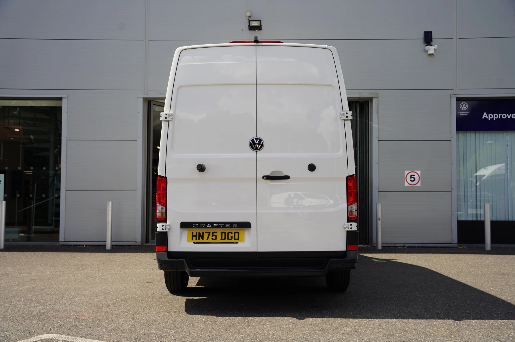 Volkswagen-Crafter-image-11