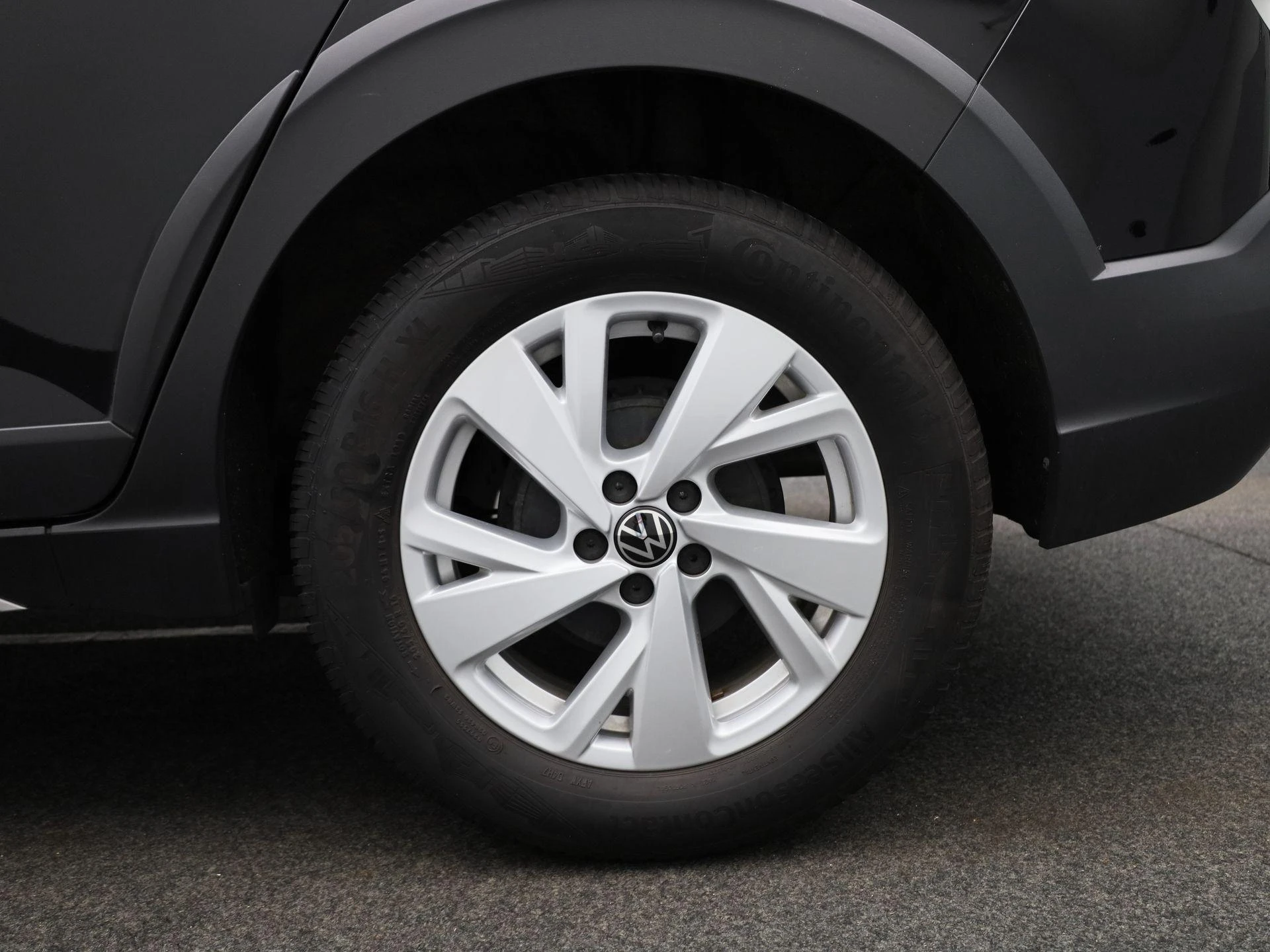 Volkswagen-Taigo-image-12