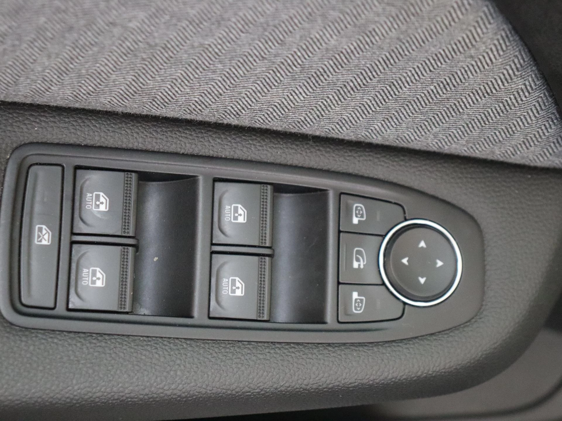 Renault-Clio-image-25