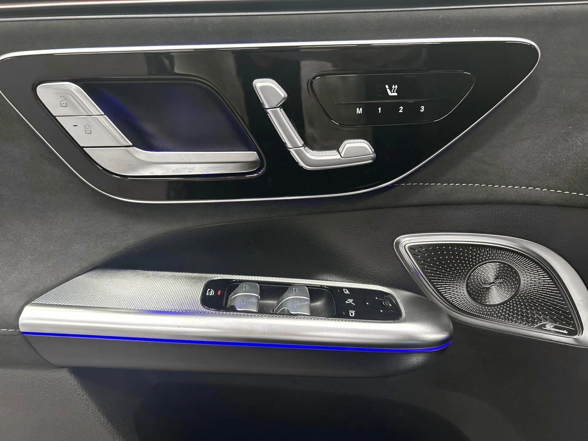 Mercedes-Benz EQE SUV 350 4M AMG Line + PANORAMISCH DAK + TREKHAAK + BURMESTER +