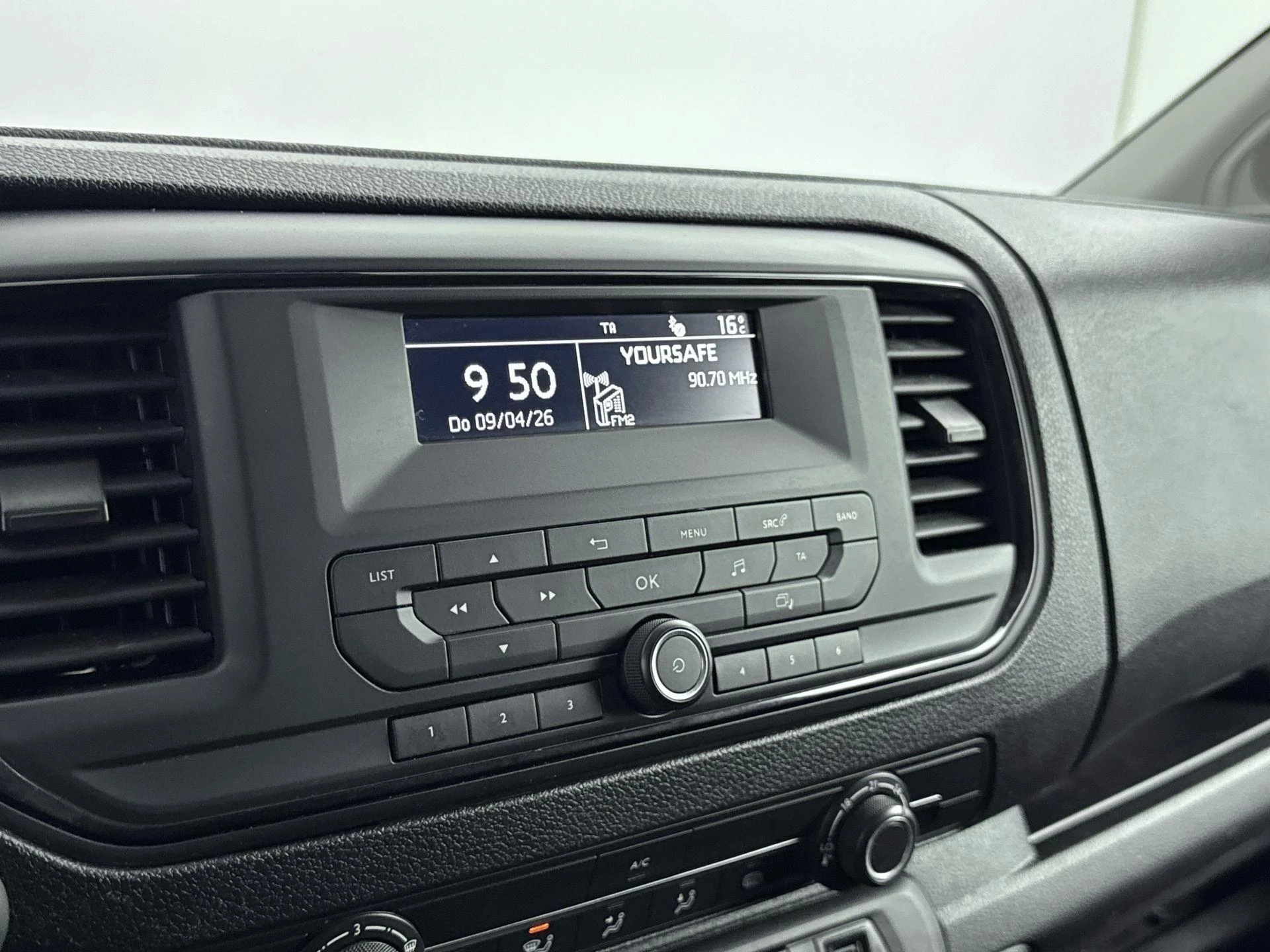 Peugeot-Expert-image-6