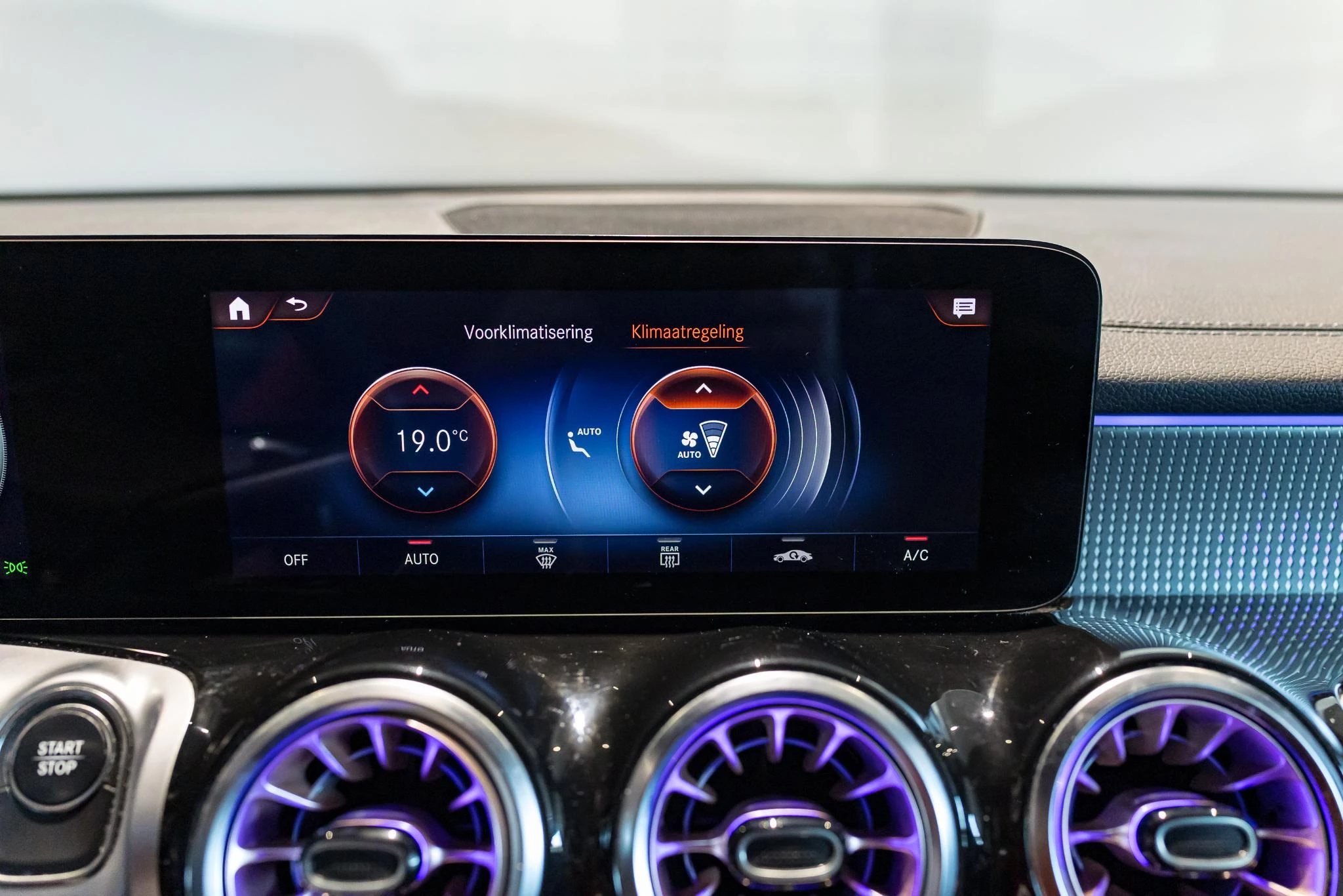 Mercedes-Benz EQB 300 4Matic | Zetelverw. | Sfeerver. | Carplay