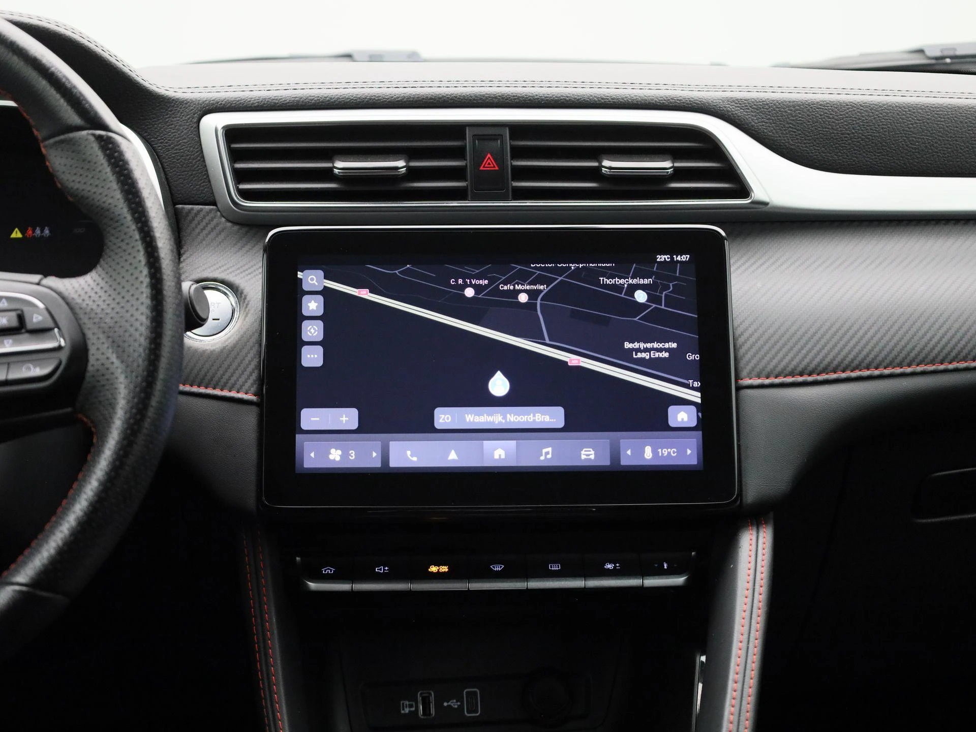MG-ZS EV-image-8