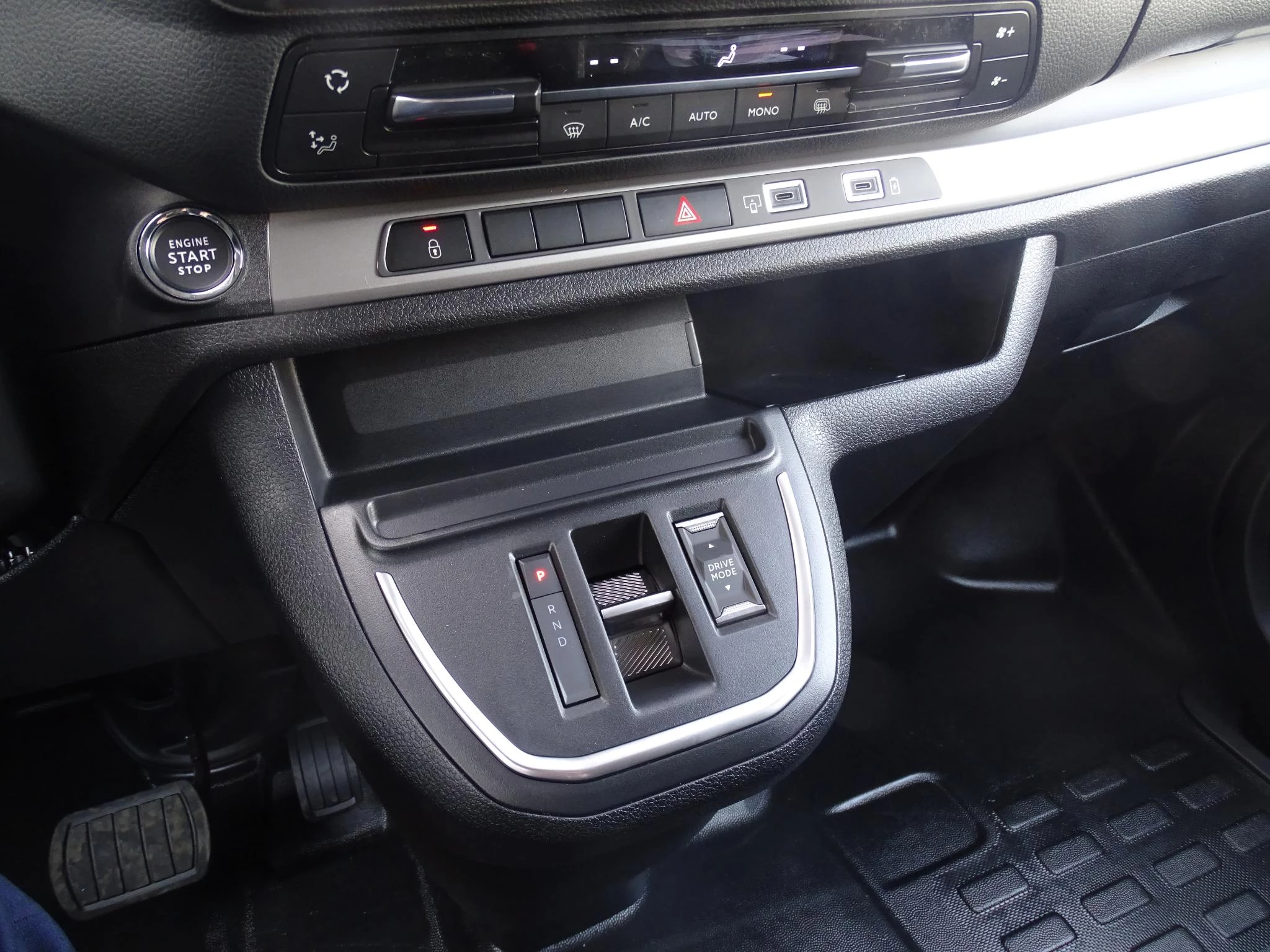 Peugeot Expert Long DC L3 2.2 BlueHDi 180 EAT8