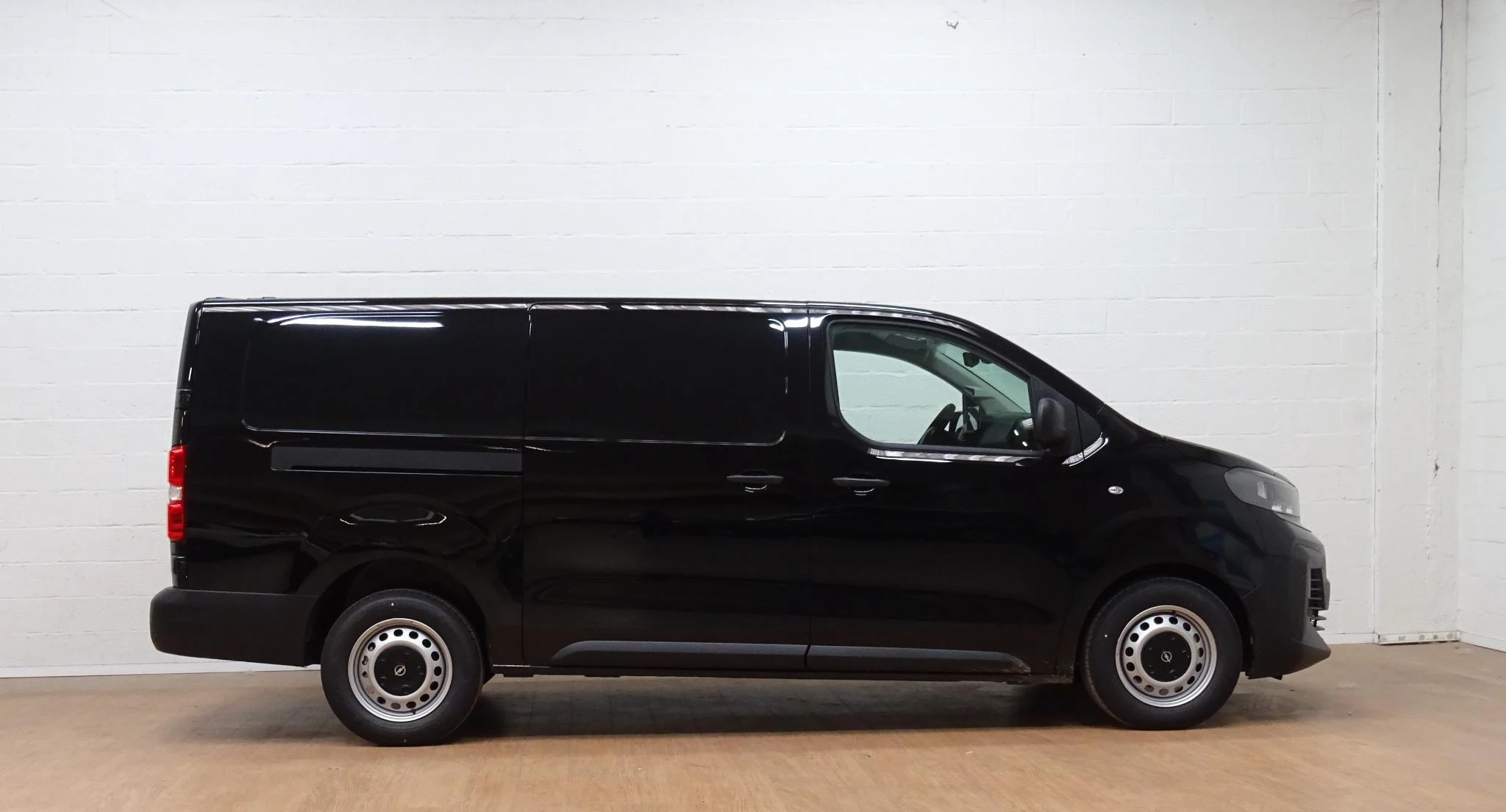 Opel-Vivaro-image-1