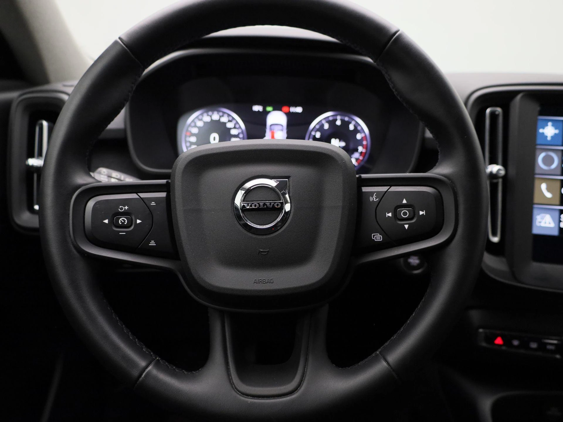 Volvo-XC40-image-6