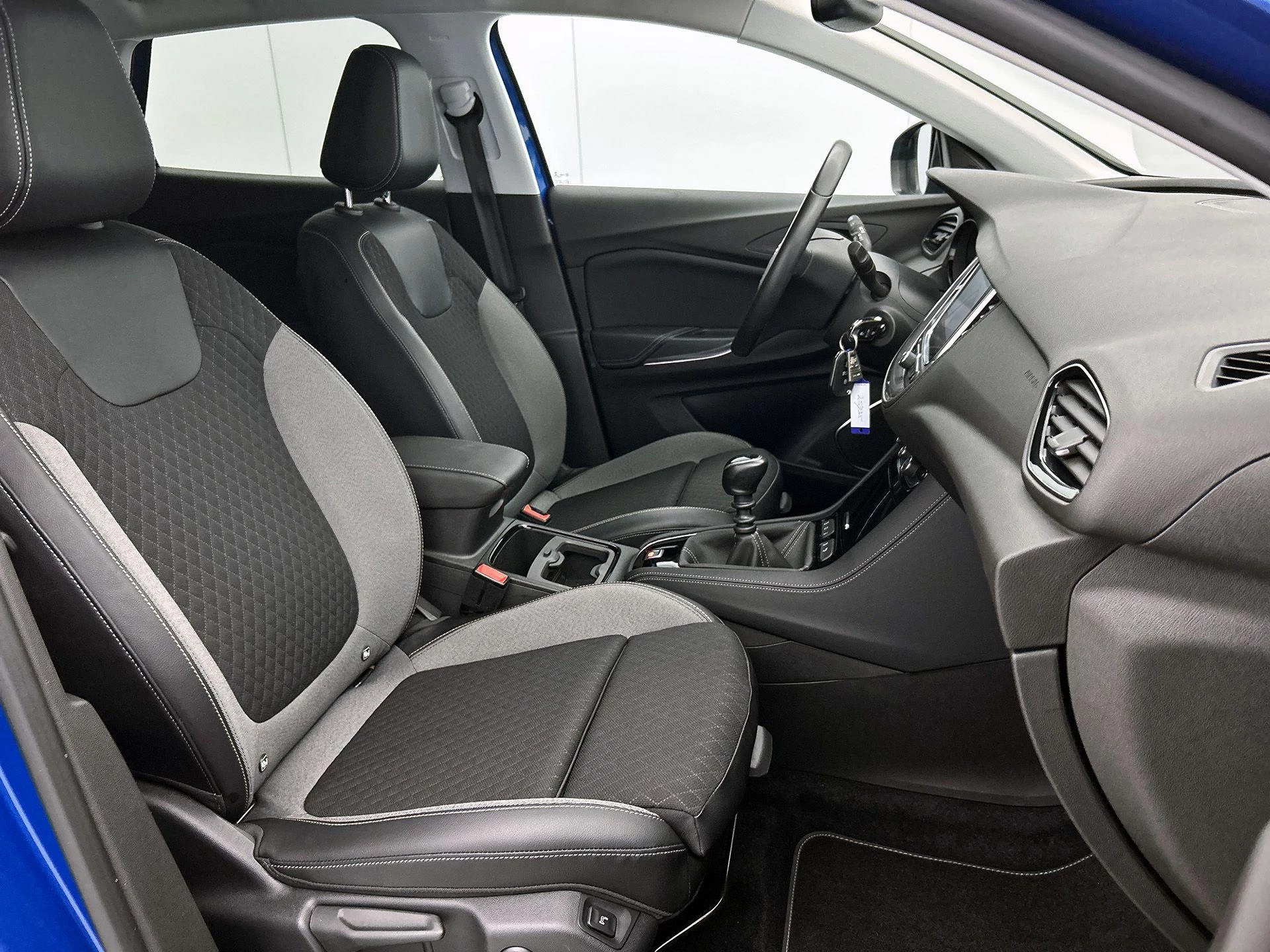 Opel Grandland X 1.2 Turbo Business +