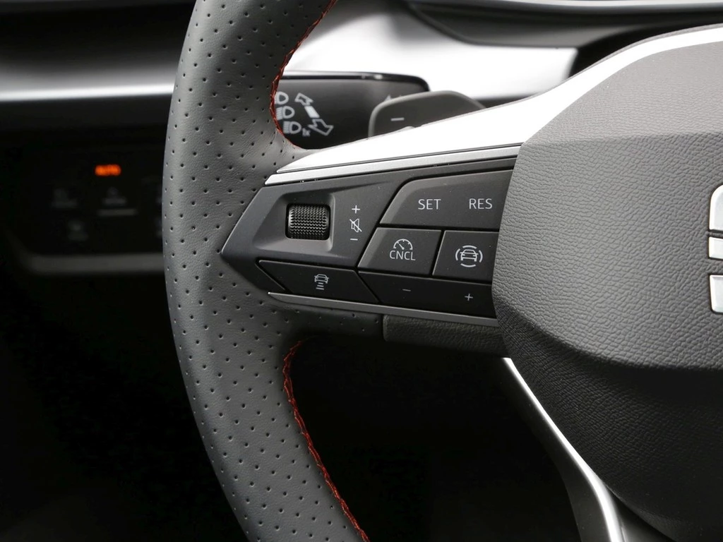 SEAT Leon 2.0 TDI FR UPE 44.780 Business Assist 18"