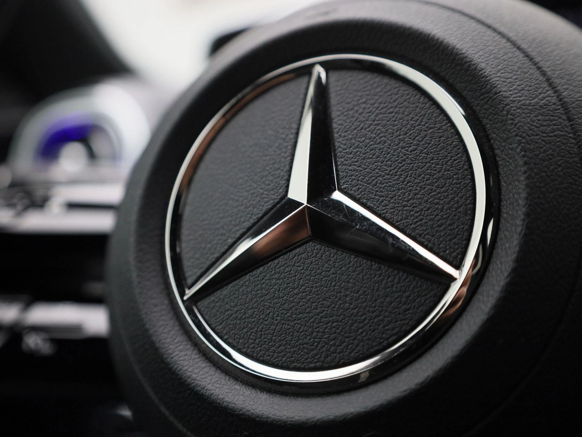 Mercedes-Benz-C-Klasse-image-31