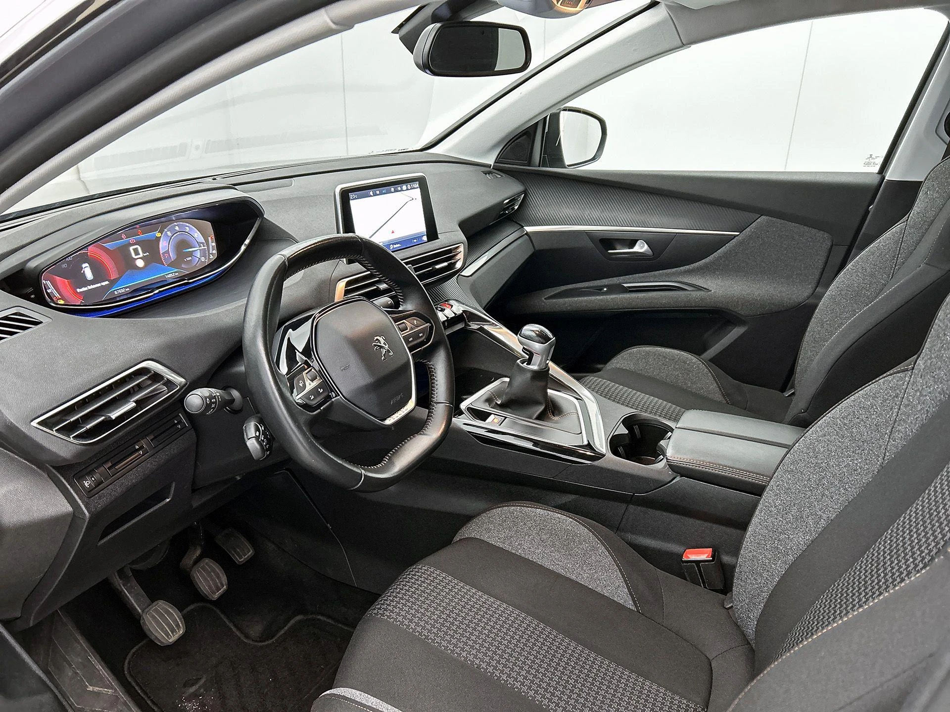 Peugeot-5008-image-20