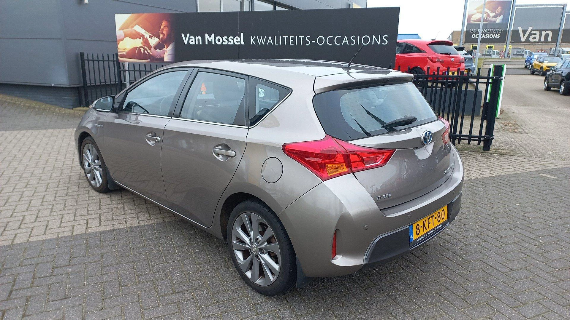 Toyota Auris 1.8 Hybrid Lease Pro