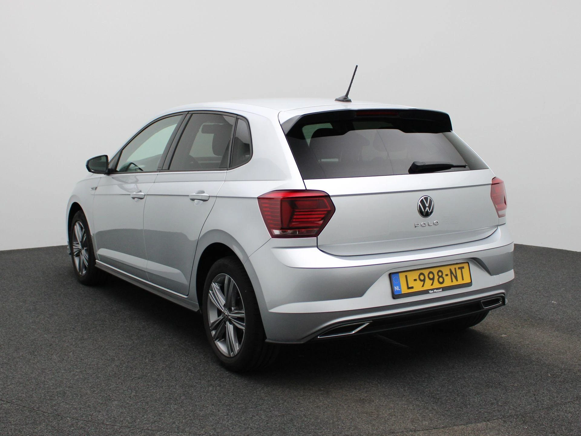 Volkswagen-Polo-image-1