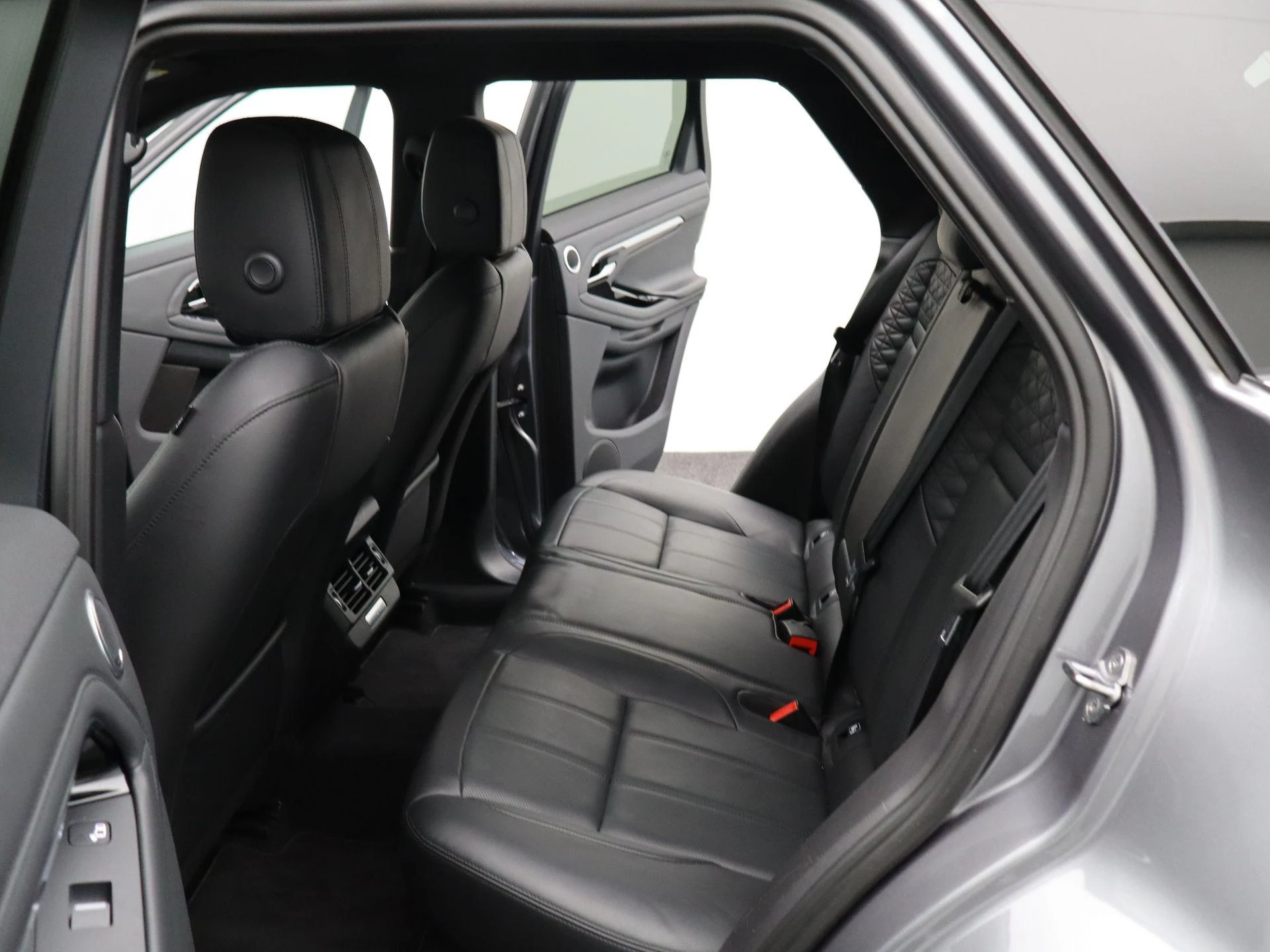 Land Rover-Range Rover Evoque-image-11