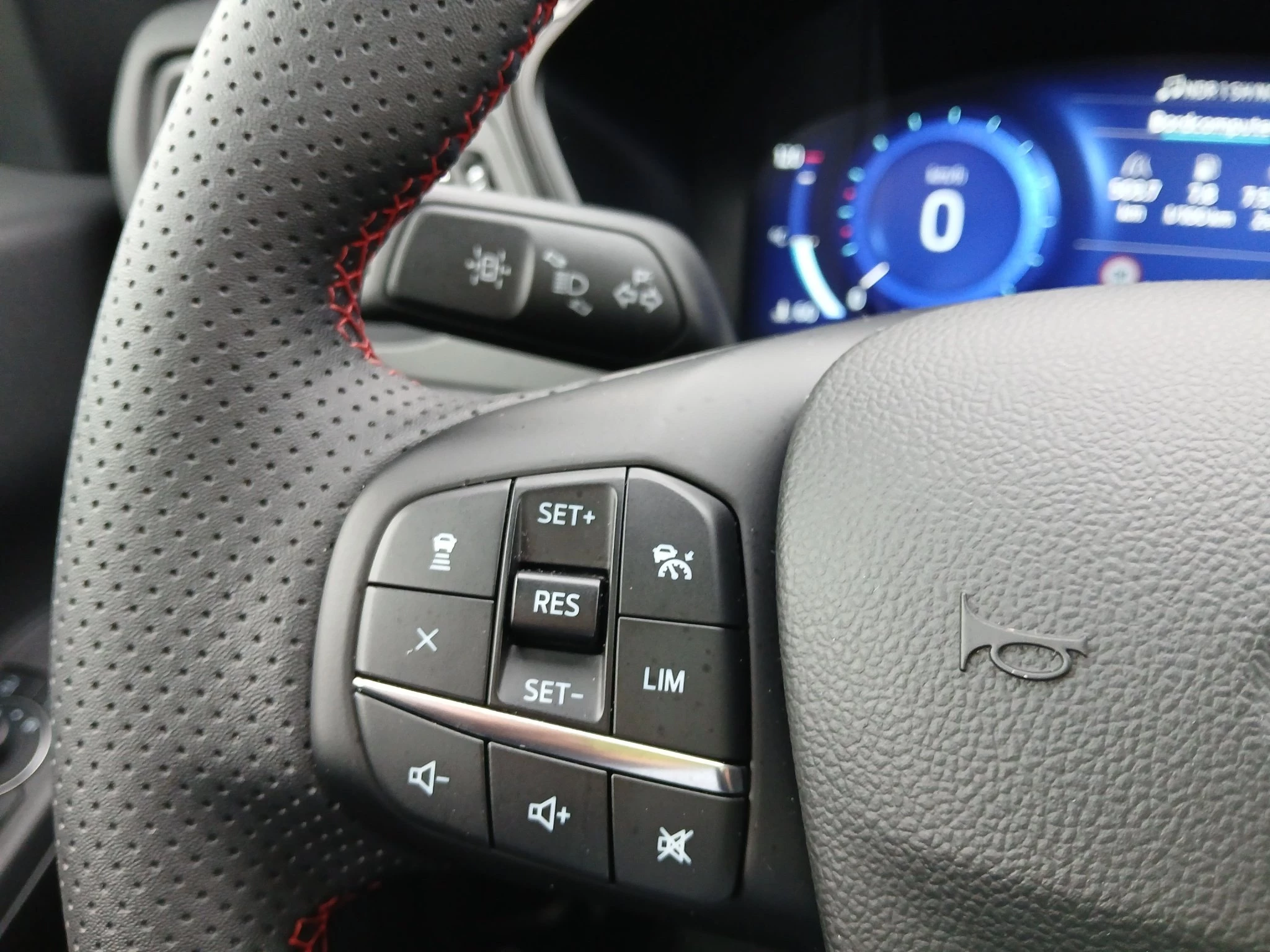Ford Kuga ST-Line X*PANO*AHK*KAM*ACC*NAVI*SOUND-SYS.