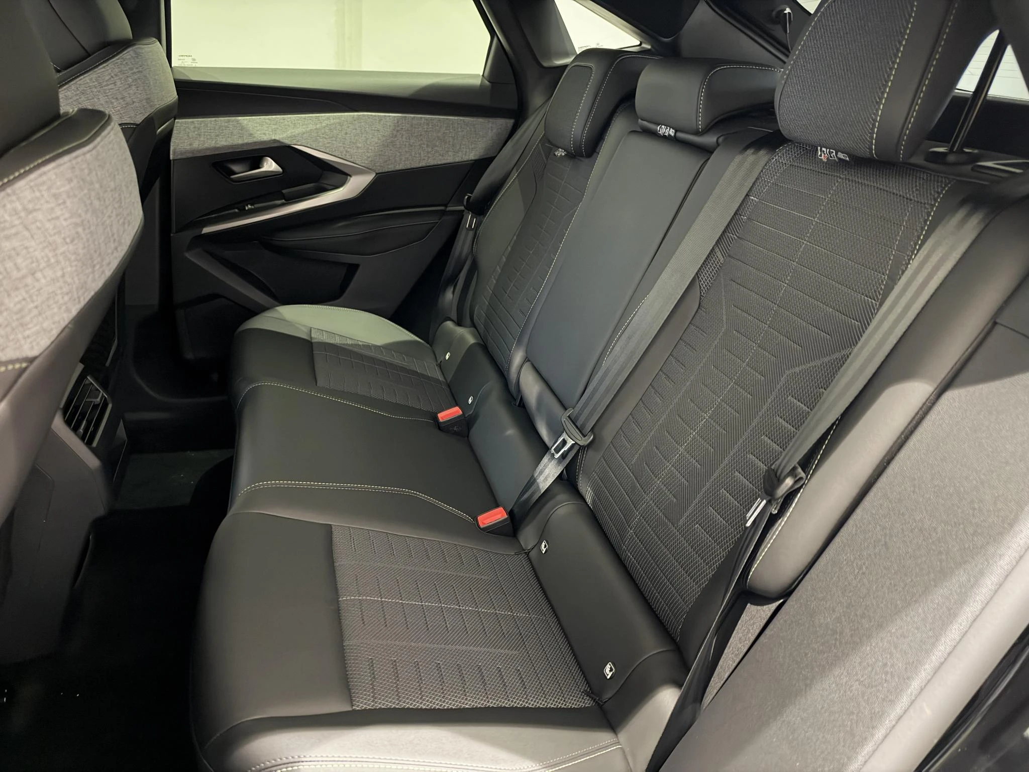 Peugeot-e-3008-image-14