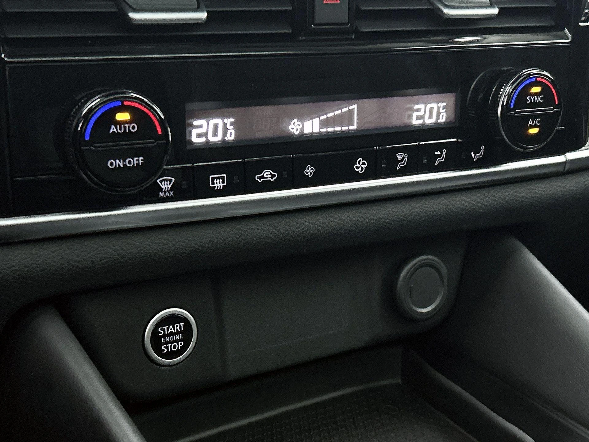 Nissan-QASHQAI-image-17